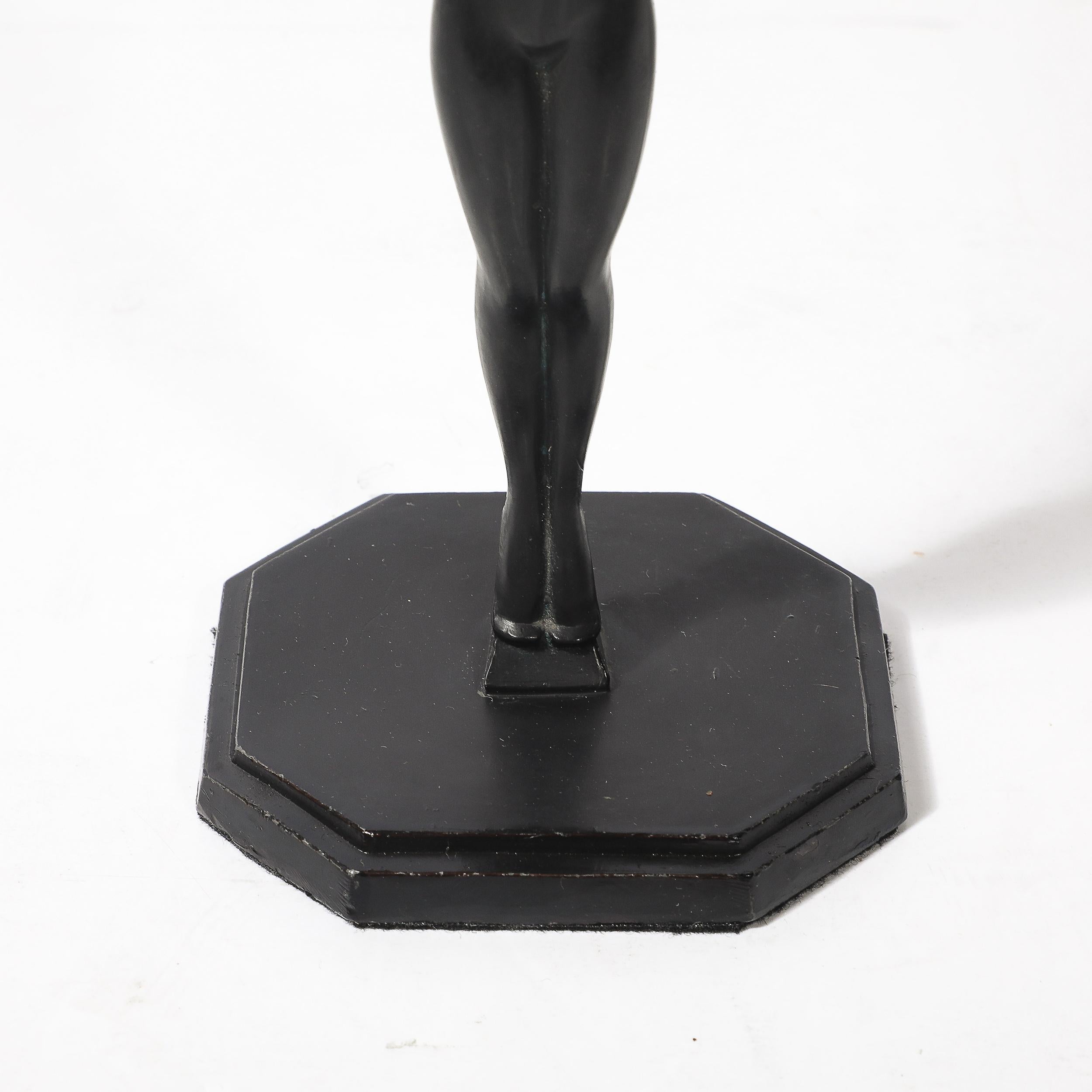 Americano Lampada da tavolo Art Deco Frankart L210 con paralume in bronzo nudo e vetro bianco craqueleur in vendita