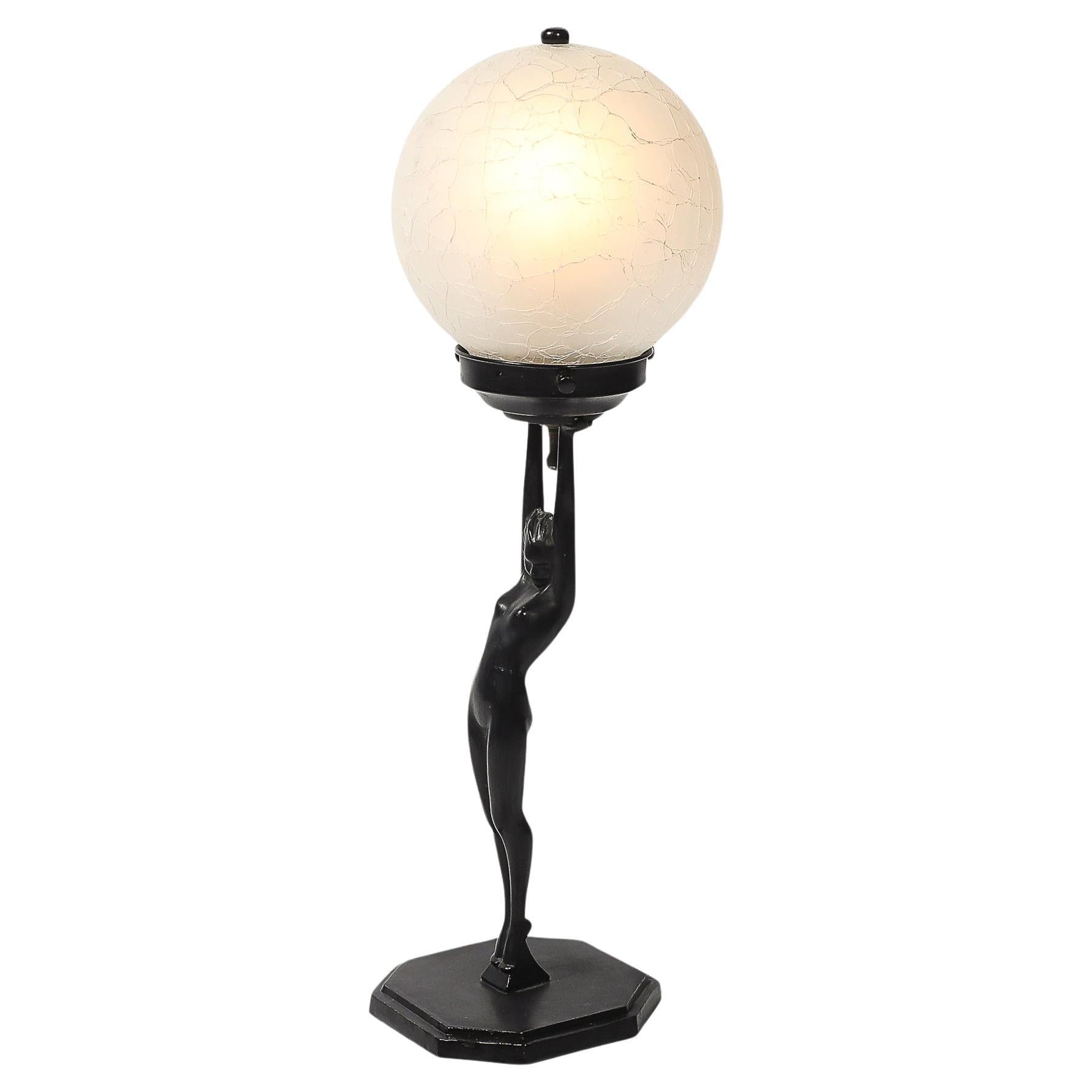 Lampada da tavolo Art Deco Frankart L210 con paralume in bronzo nudo e vetro bianco craqueleur in vendita