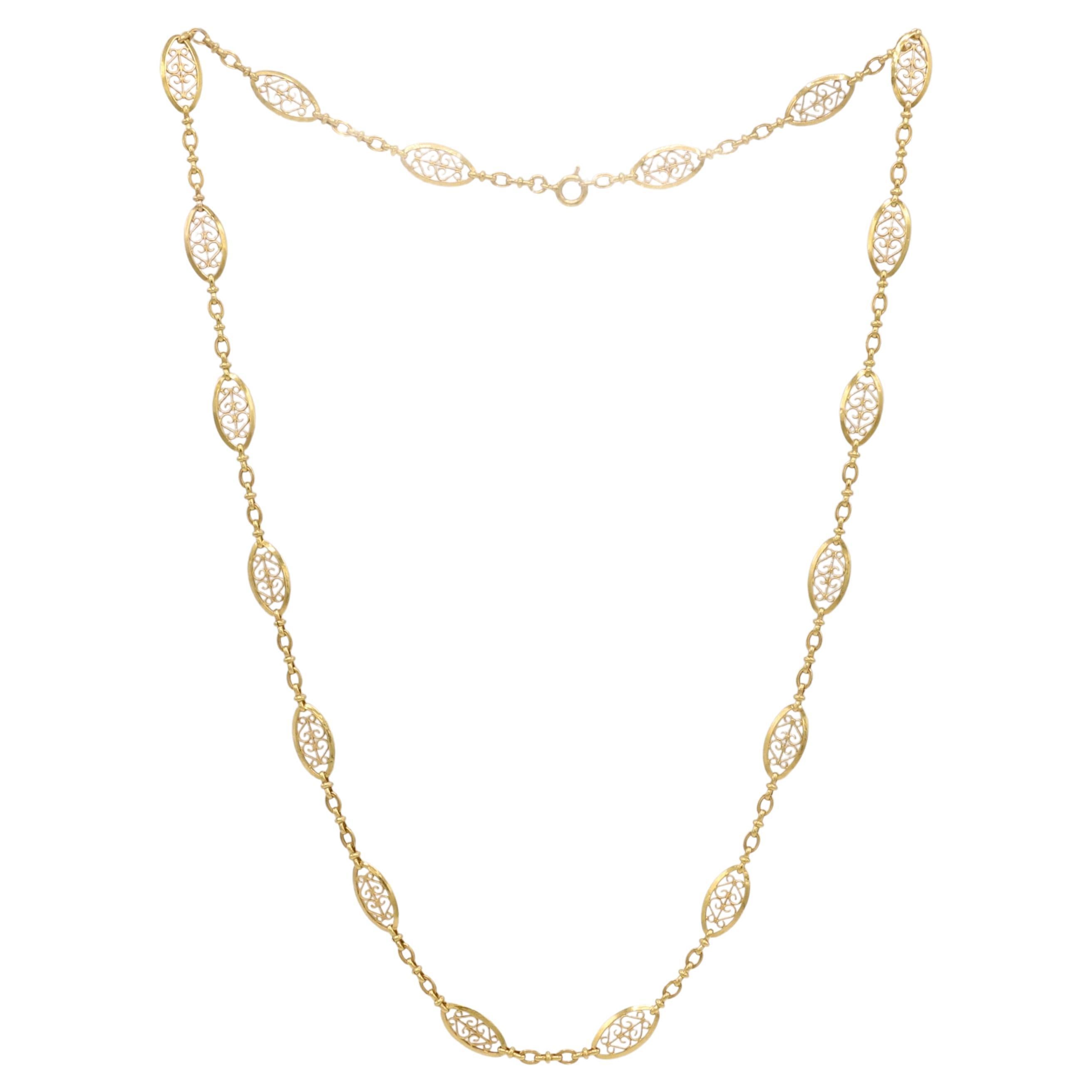 Art Deco French 18 Karat Yellow Gold Filigree Chain Link Necklace In Excellent Condition In  Baltimore, MD