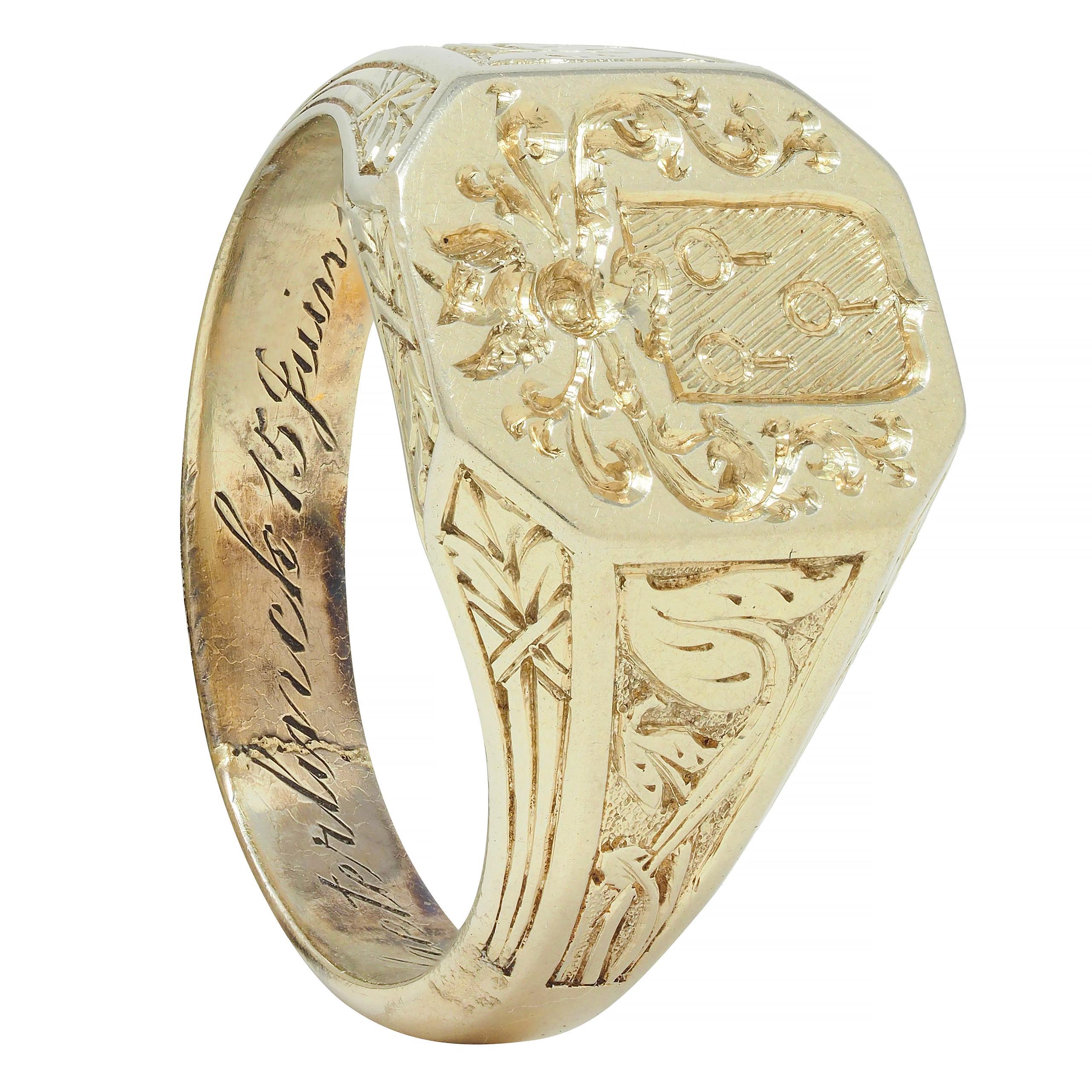 Art Deco French 1927 18 Karat Yellow Gold Unsiex Heraldry Signet Ring For Sale 5