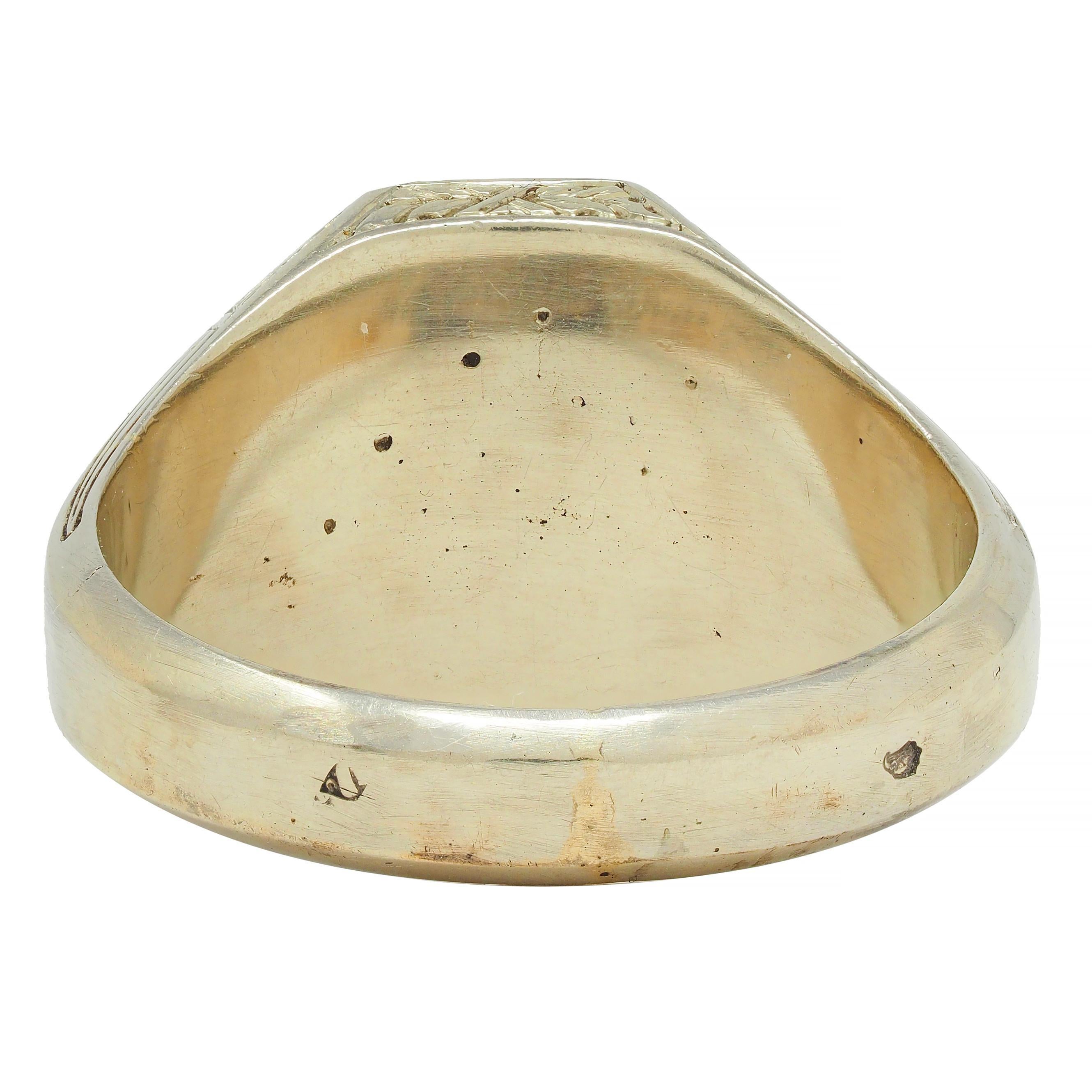 Art Deco French 1927 18 Karat Yellow Gold Unsiex Heraldry Signet Ring In Excellent Condition For Sale In Philadelphia, PA