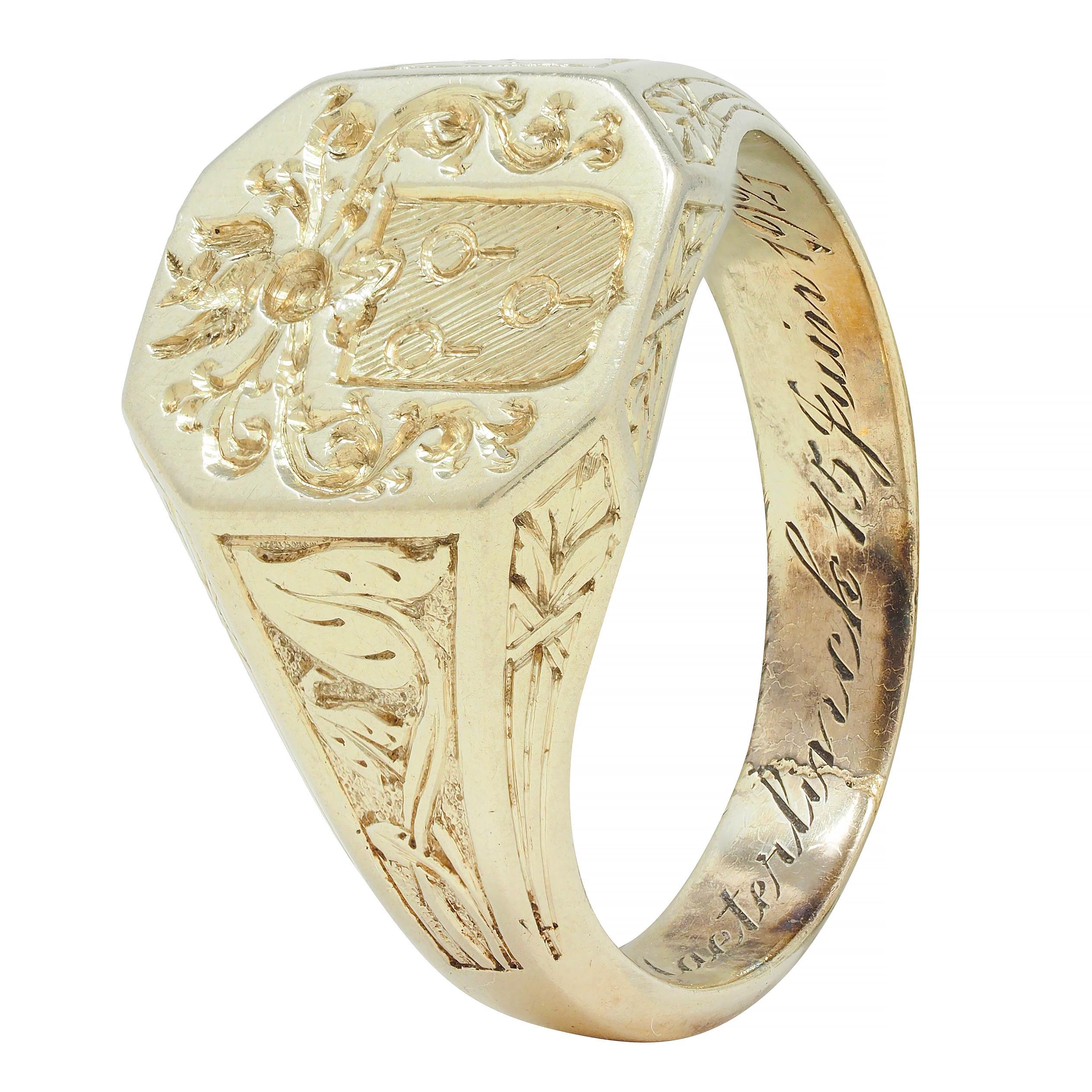 Art Deco French 1927 18 Karat Yellow Gold Unsiex Heraldry Signet Ring For Sale 3