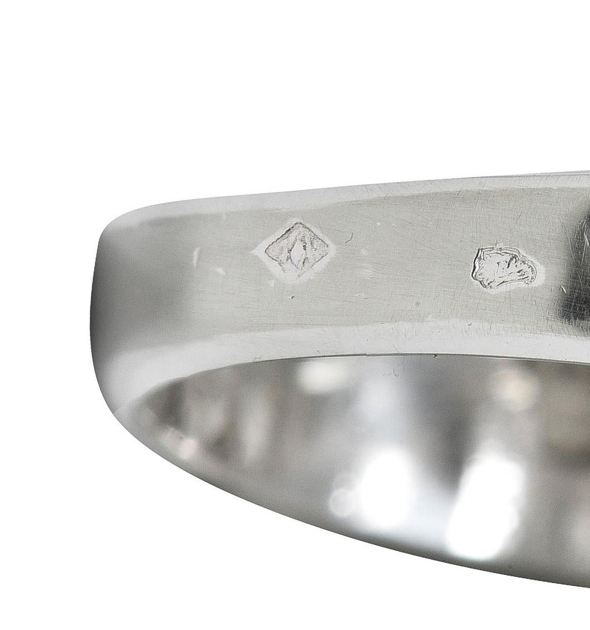 Art Deco French 2.05 CTW Old Mine Diamond Platinum Vintage Three Stone Band Ring For Sale 2