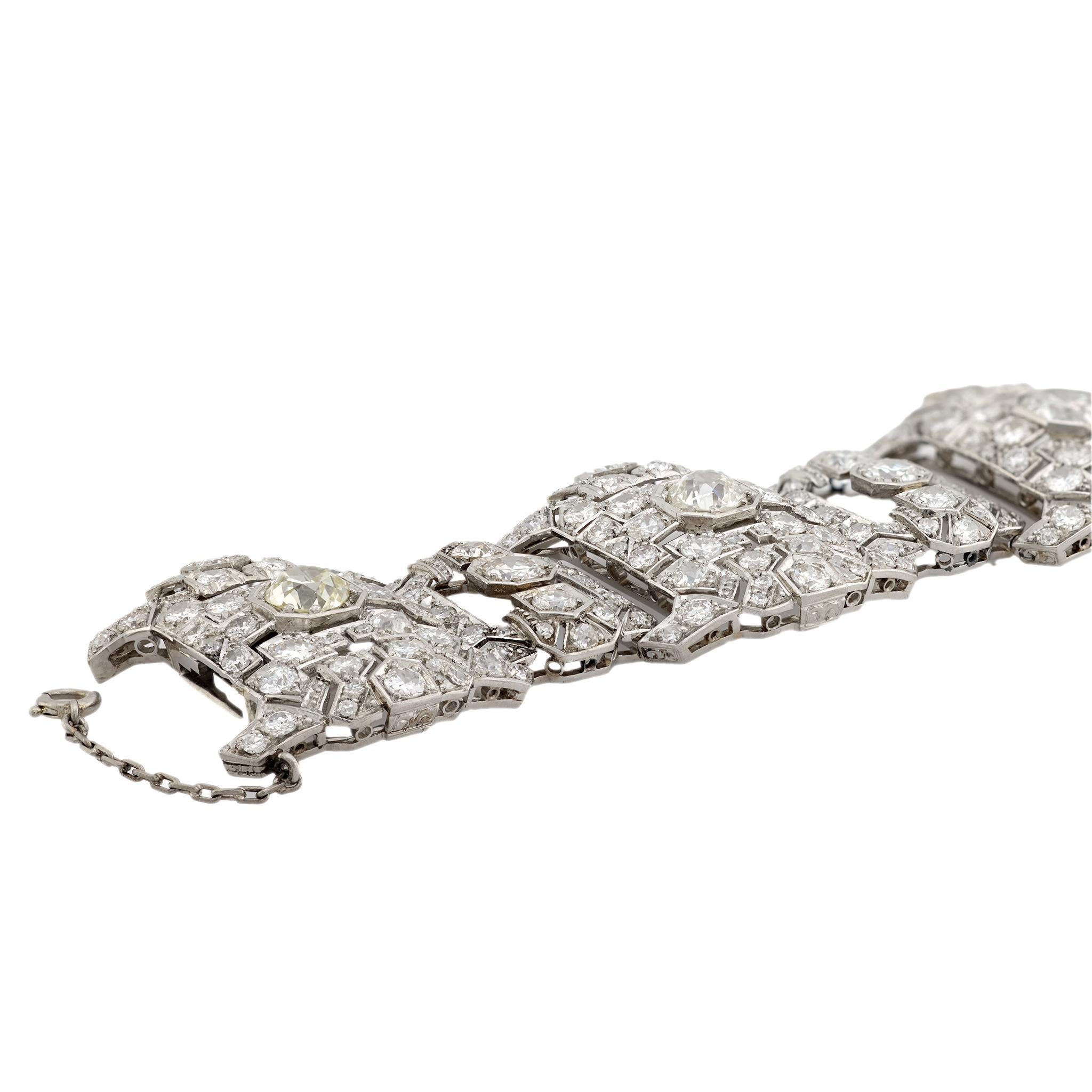 Bracciale Art Deco francese in oro bianco 18 carati con diamante da 31 carati In condizioni buone in vendita a Beverly Hills, CA