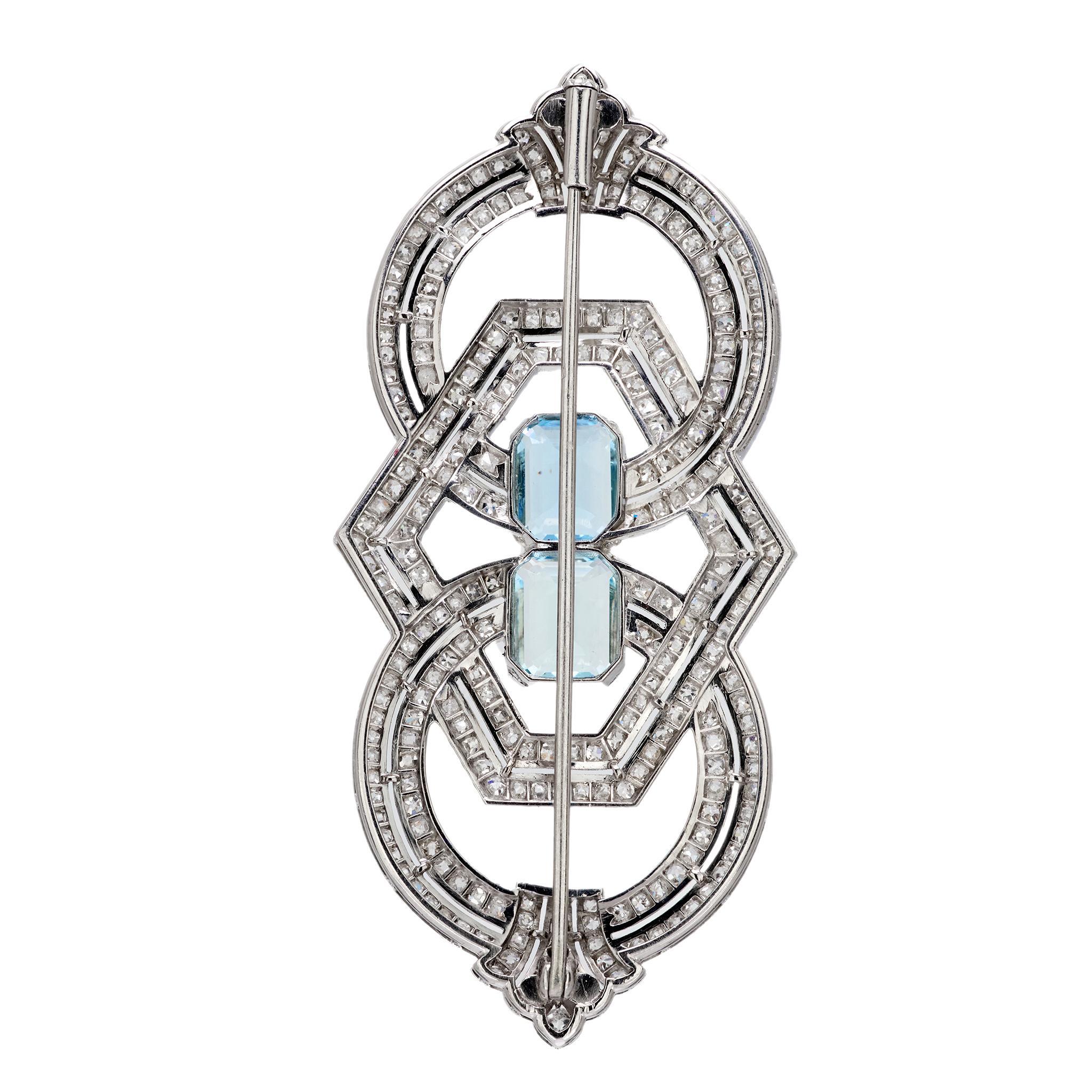 Platinbrosche, Art déco, Französisch, 3,60 Karat Aquamarin, 4,60 Karat Diamant, Art déco (Smaragdschliff) im Angebot