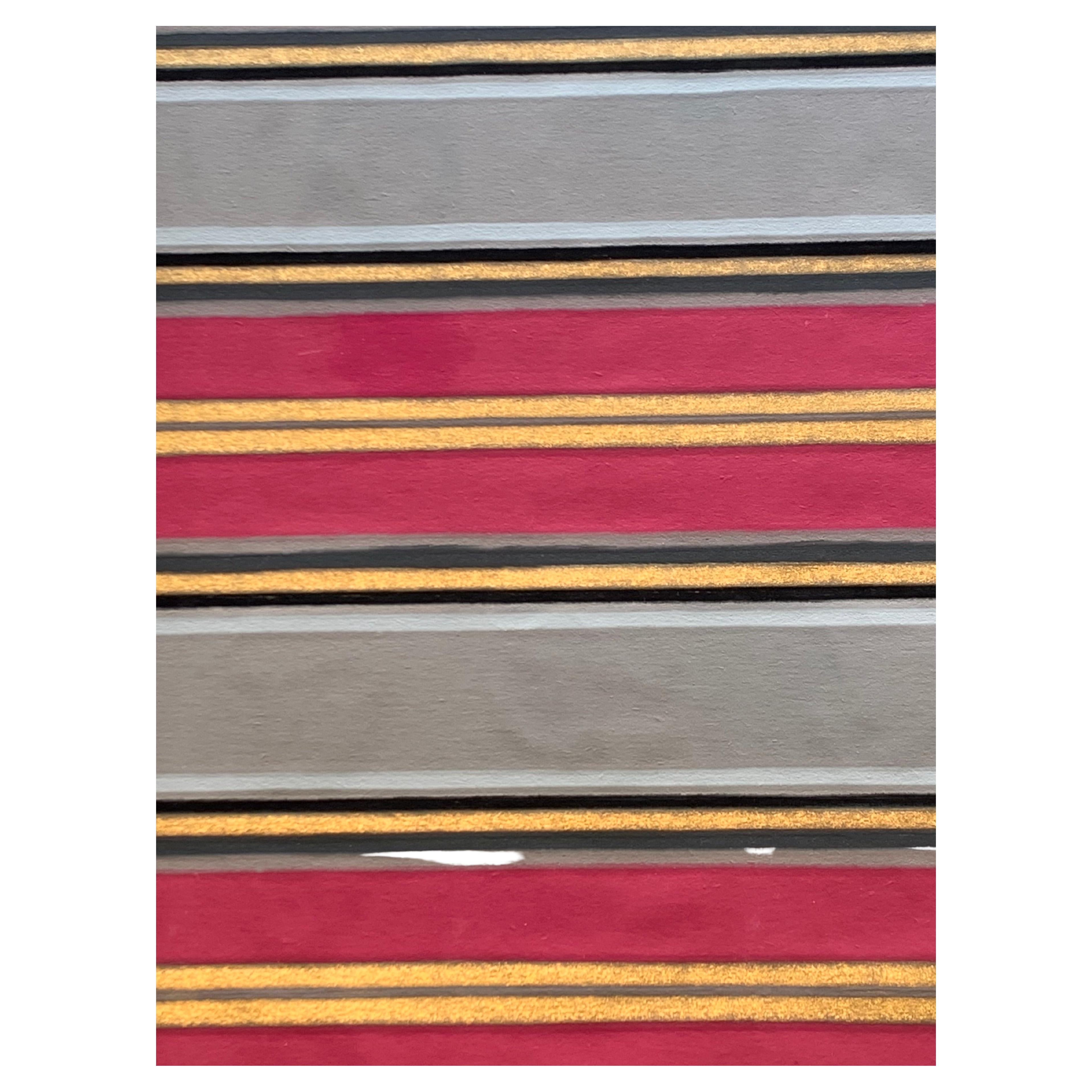 J'ai réussi à trouver plusieurs rouleaux de ce remarquable papier peint Art déco français imprimé à la détrempe. L'état du papier est étonnant compte tenu de son âge, les couleurs ont une fraîcheur exceptionnelle. Le motif linéaire frappant est mis