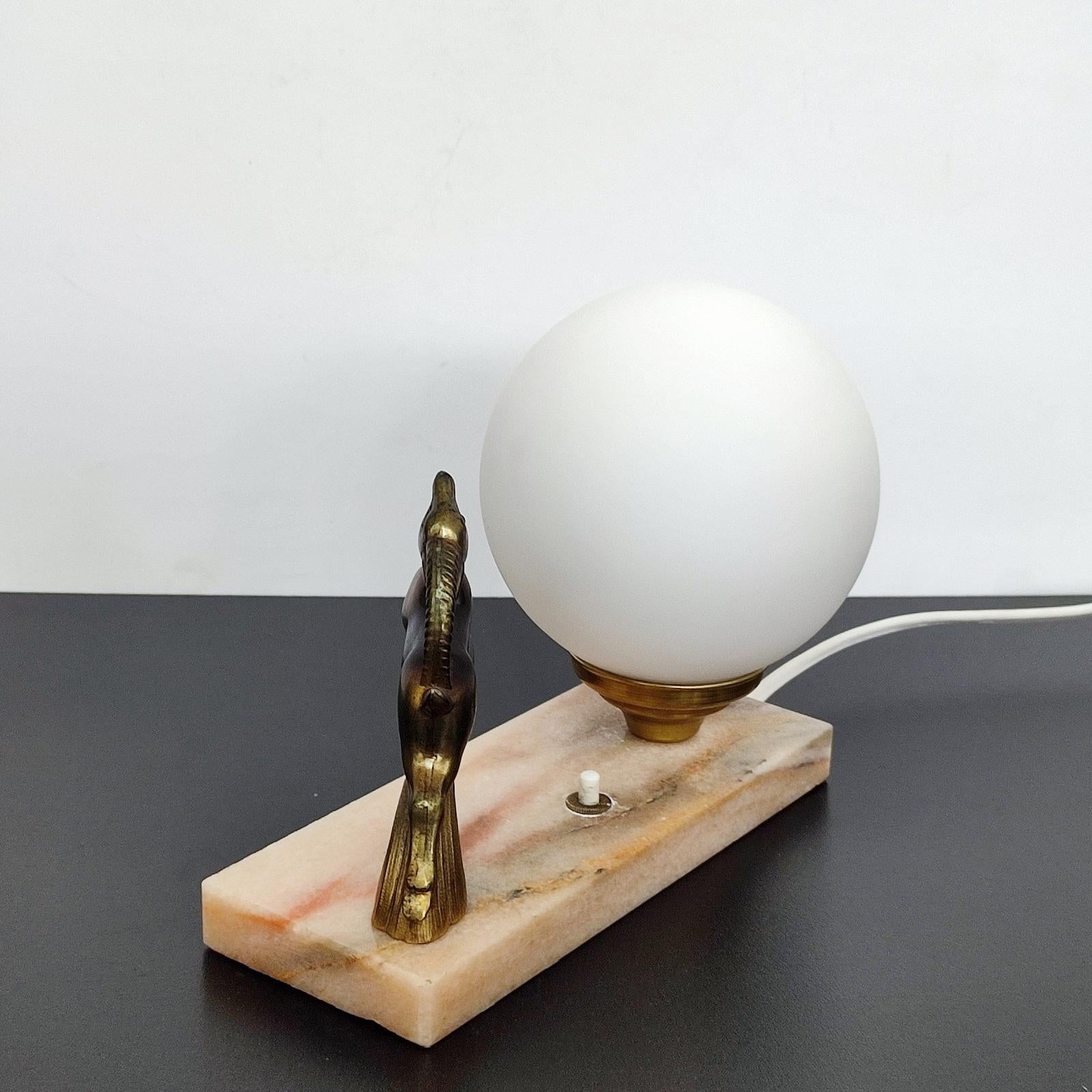 Lámpara francesa Art Déco Antílope - Globo de cristal satinado, años 20 Escarchado en venta