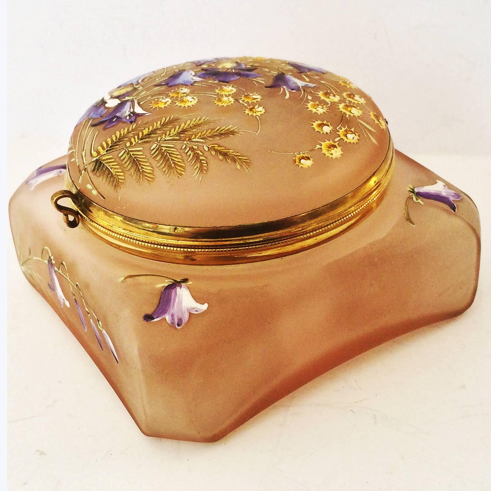 Art Deco French Art Glass Bombonierre Box In Excellent Condition In Daylesford, Victoria