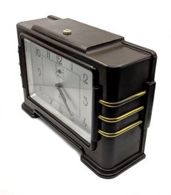 Horloge de cheminée française Art déco en bakélite, style « Streamline », signée JAZ, vers 1930