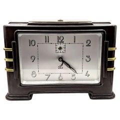 Horloge de cheminée française Art déco en bakélite, style « Streamline », signée JAZ, vers 1930