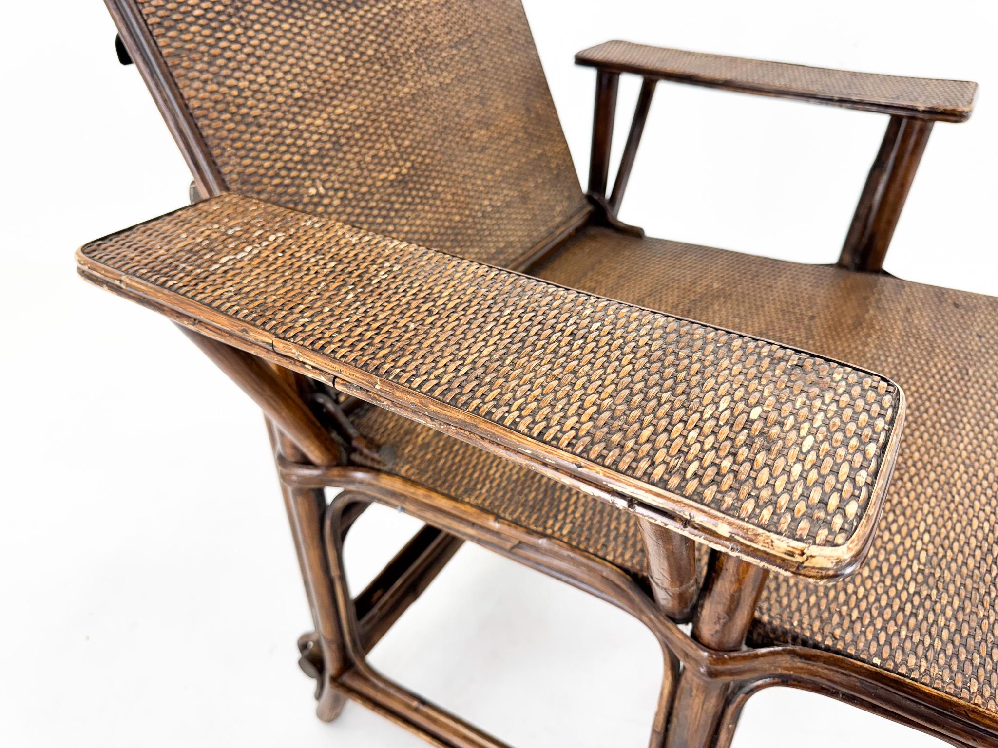 Art Deco French Bamboo & Wicker Chaise Lounge  For Sale 4