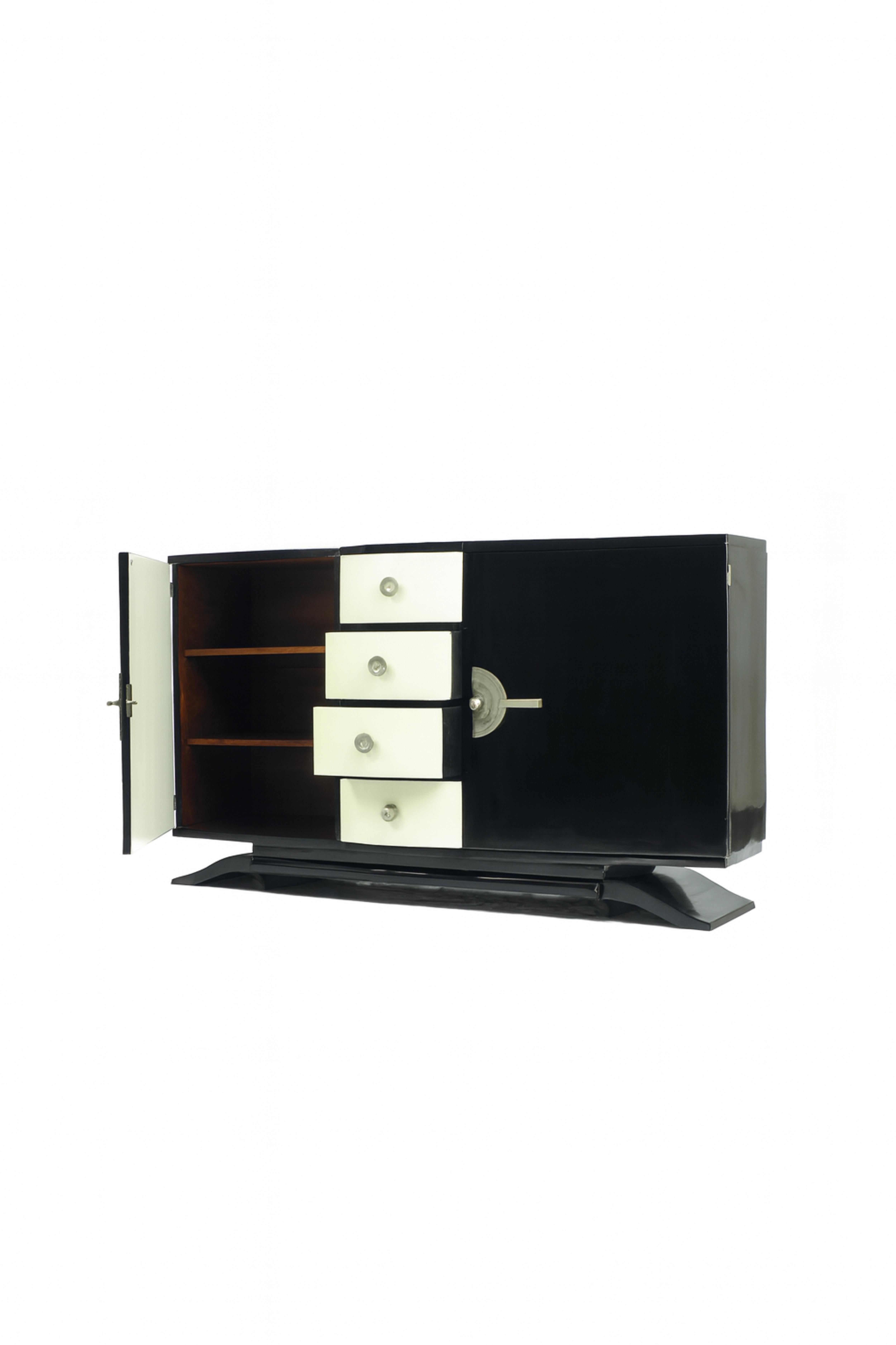 Credenza francese Art Déco in lacca nera e noce, 20° secolo in vendita 2