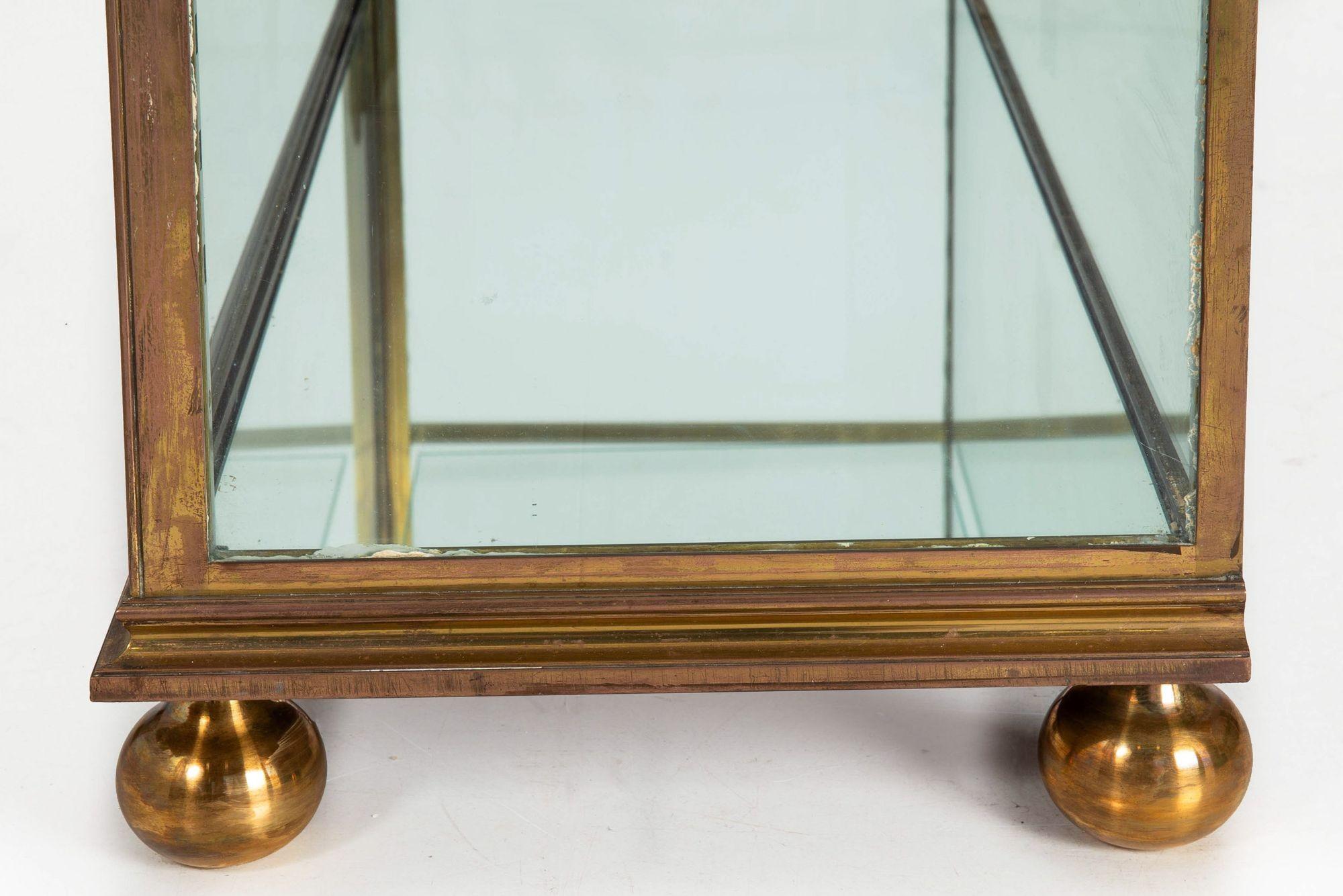 Art Deco French Bronze, Brass and Glass Display Cabinet circa 1930s For Sale 14