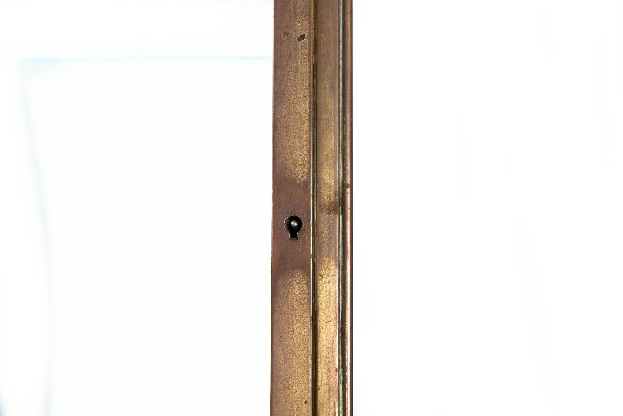 Art Deco French Bronze, Brass and Glass Display Cabinet circa 1930s For Sale 5