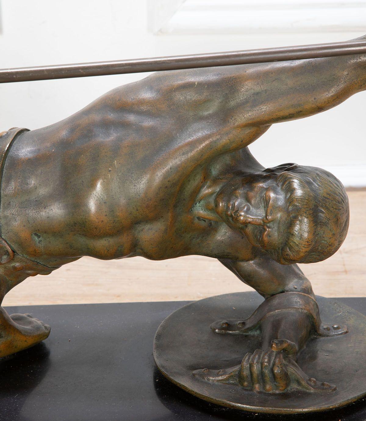 Francese Scultura gladiatore in bronzo francese Art Deco firmata 'Desire Grisard in vendita