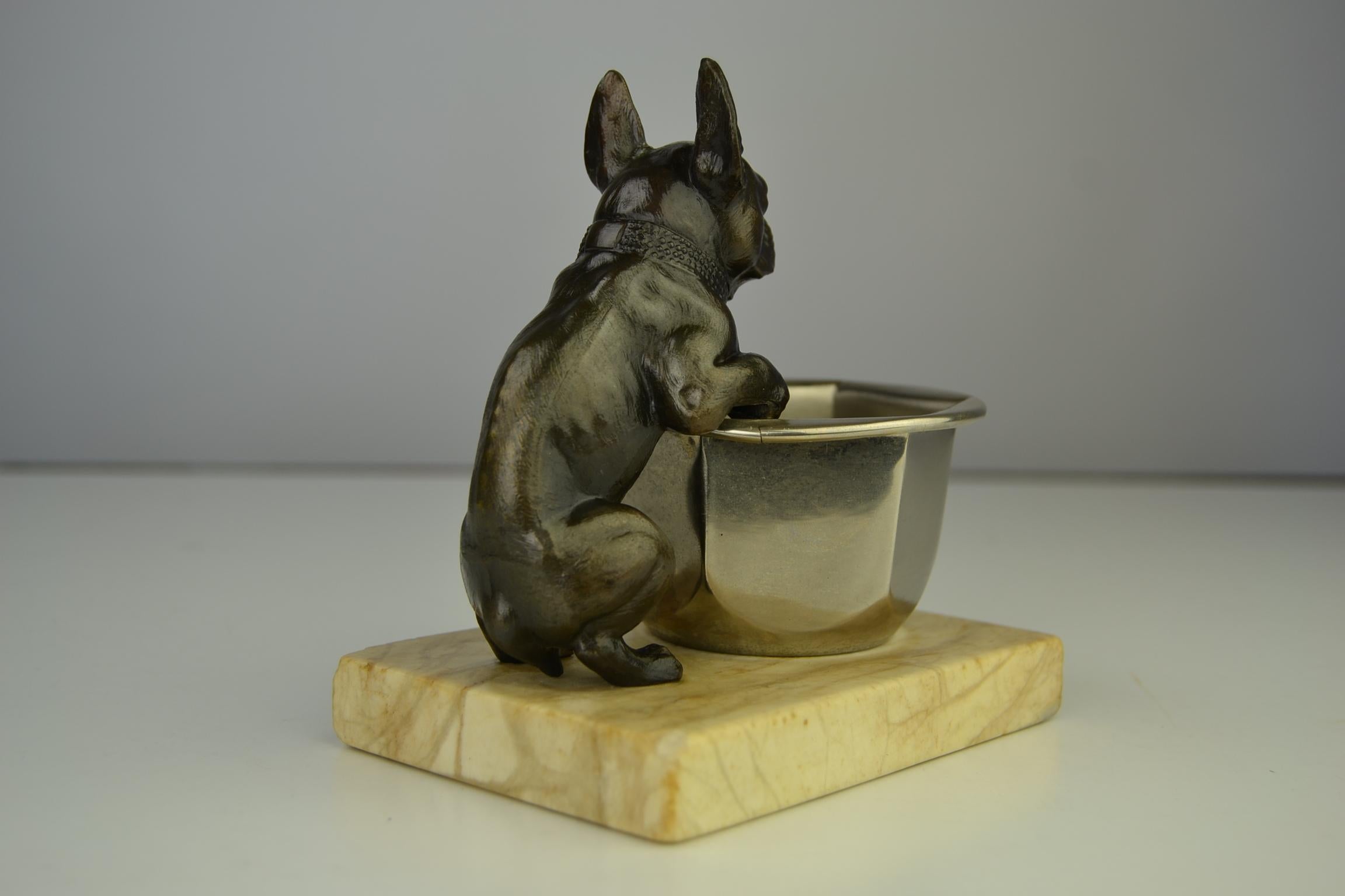 20th Century Art Deco French Bulldog Figurine Hanging over a Bowl Mounted on Marble Base 