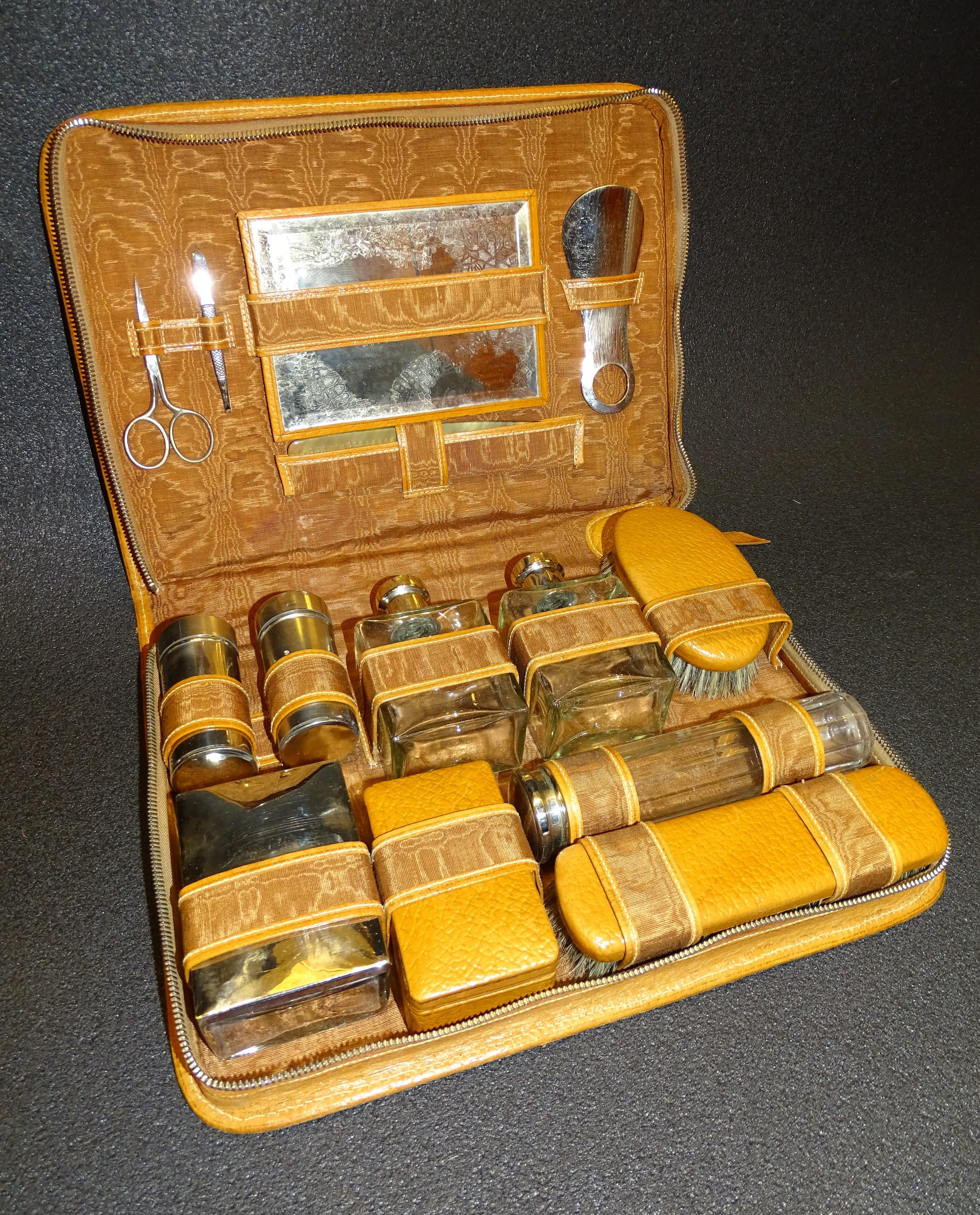 Art Deco French Case in Men’s Toilette Cognac Color Leather, 1930 12