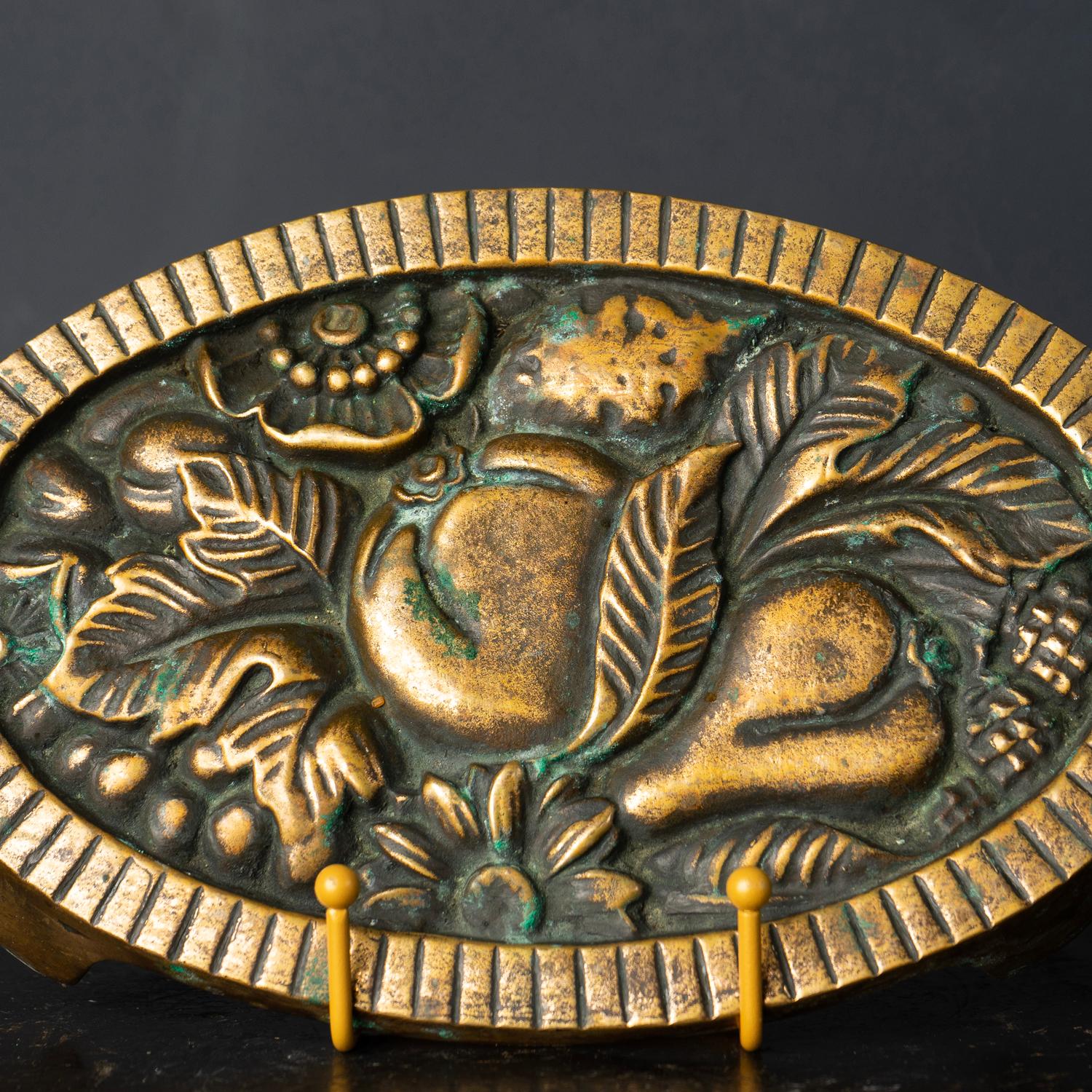 Französischer Art-déco-Besatz aus Bronzeguss mit Obstmuster, ca. 1930er Jahre im Angebot 1