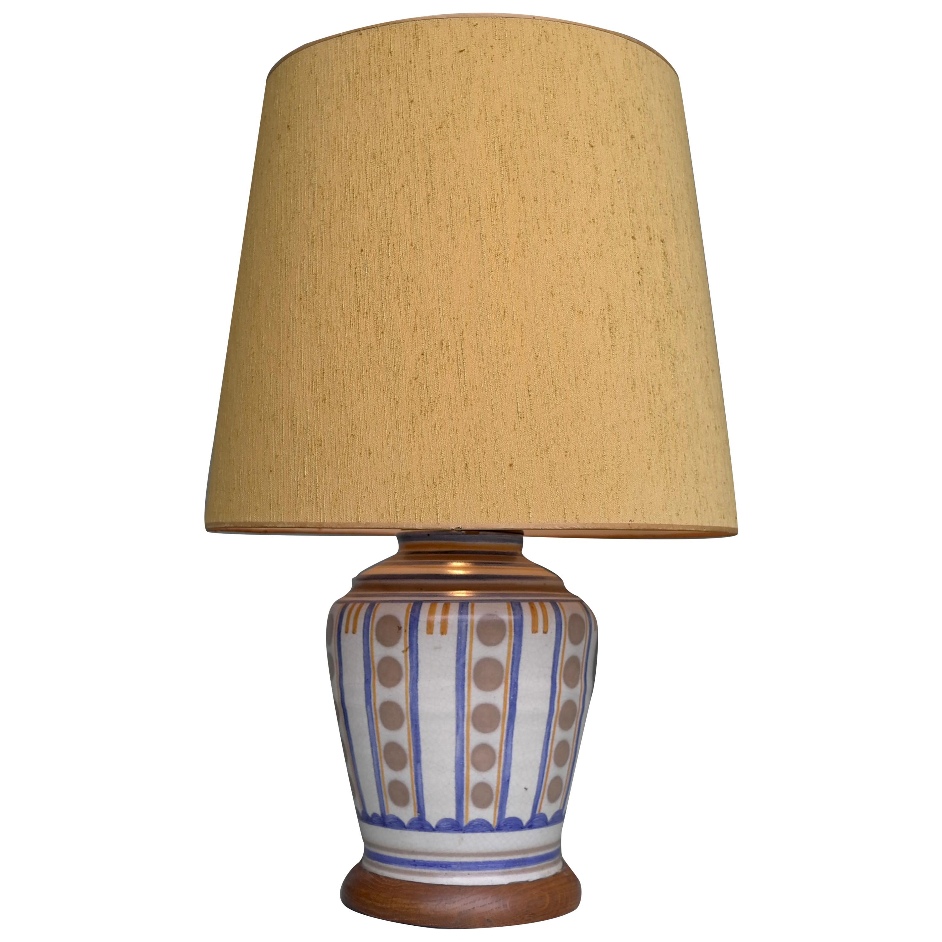 Art Deco French Ceramic and Wood Table Lamp with Silk Lampshade, France, 1940s For Sale