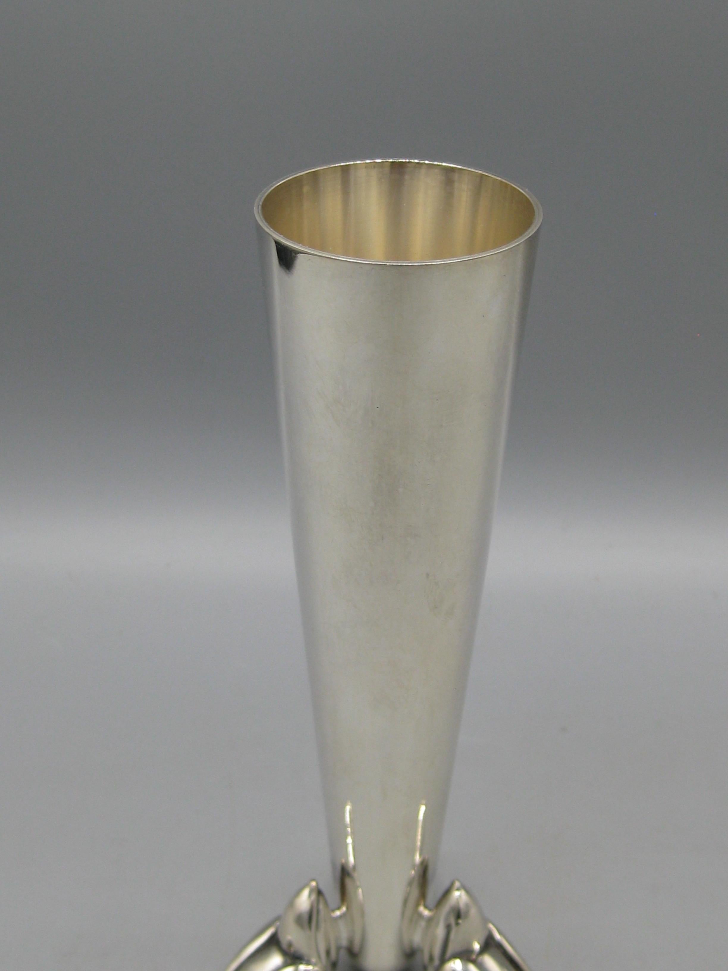 Jarrón de capullos de plata Christofle francés Art Déco Hecho en Francia Chapado en plata en venta