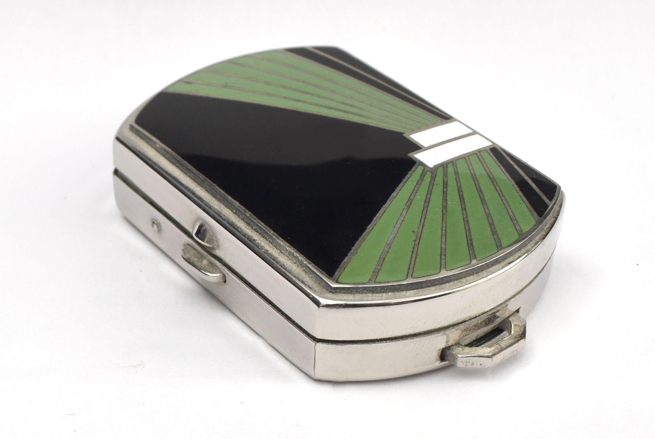 Art Deco Französisch Chrom & Emaille Damen Puder Kompakt, C1930s im Zustand „Gut“ im Angebot in Devon, England