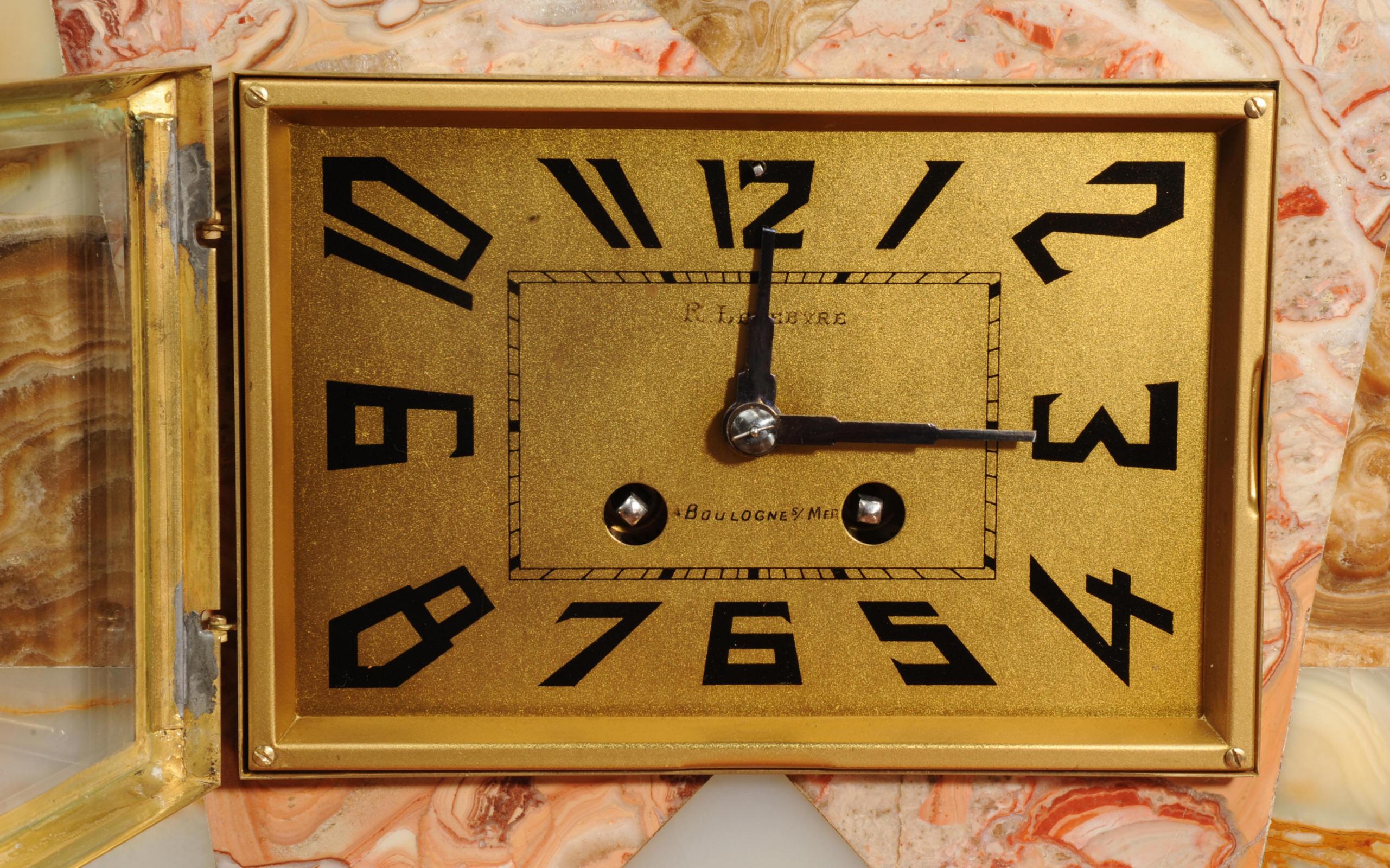 Ensemble d'horloges Art Déco françaises et lévrier en vente 8