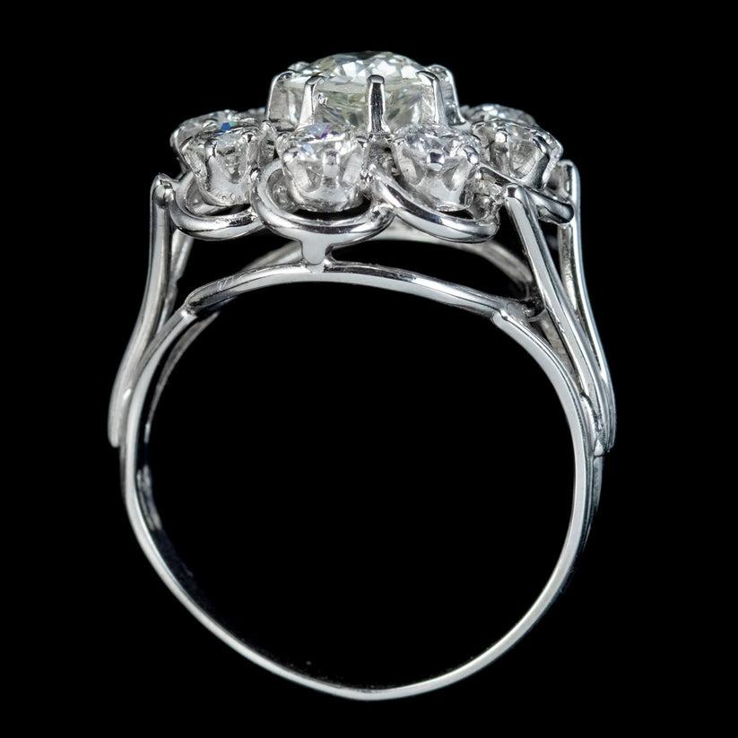 Women's Art Deco French Cluster Ring in 1.85ct of Diamond, circa 1920