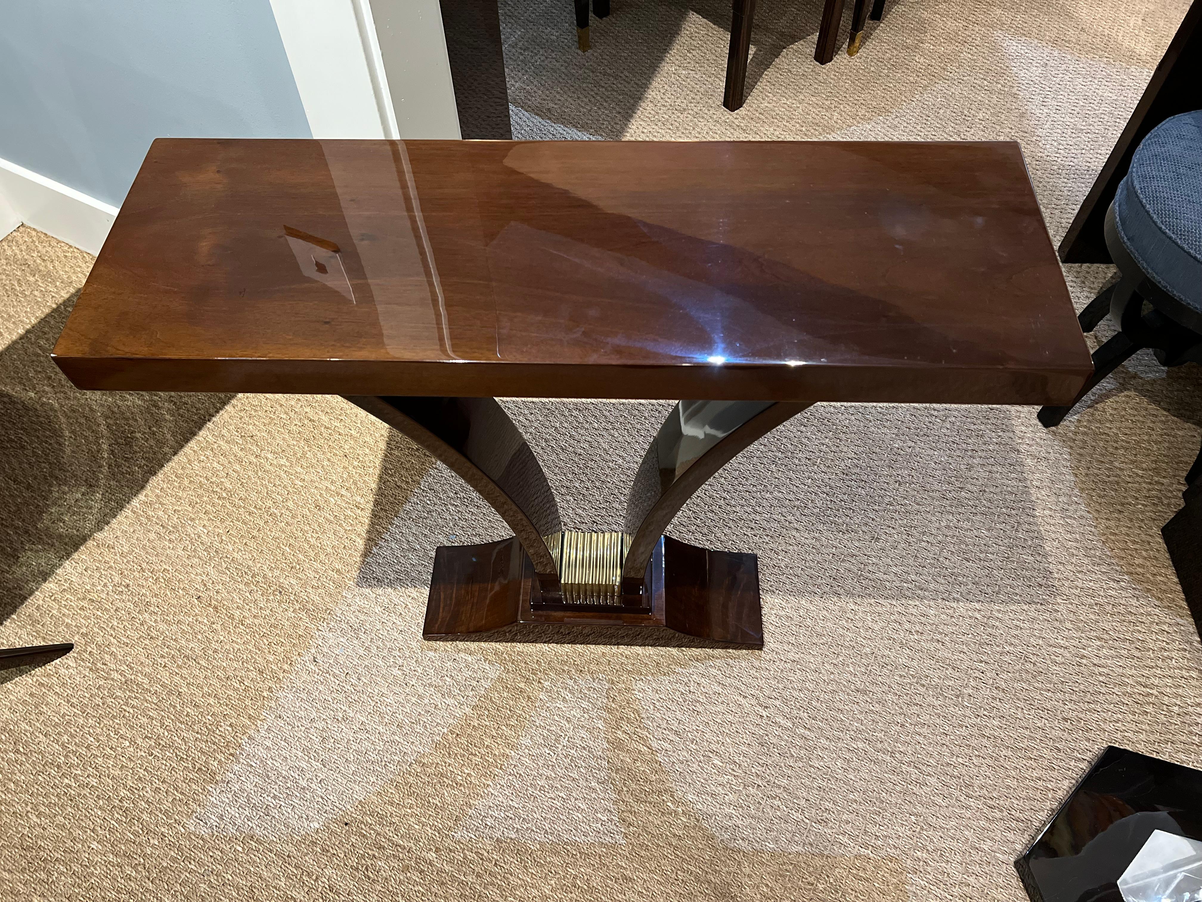 Art Deco French Console in Walnut and Brass In Excellent Condition For Sale In Houston, TX