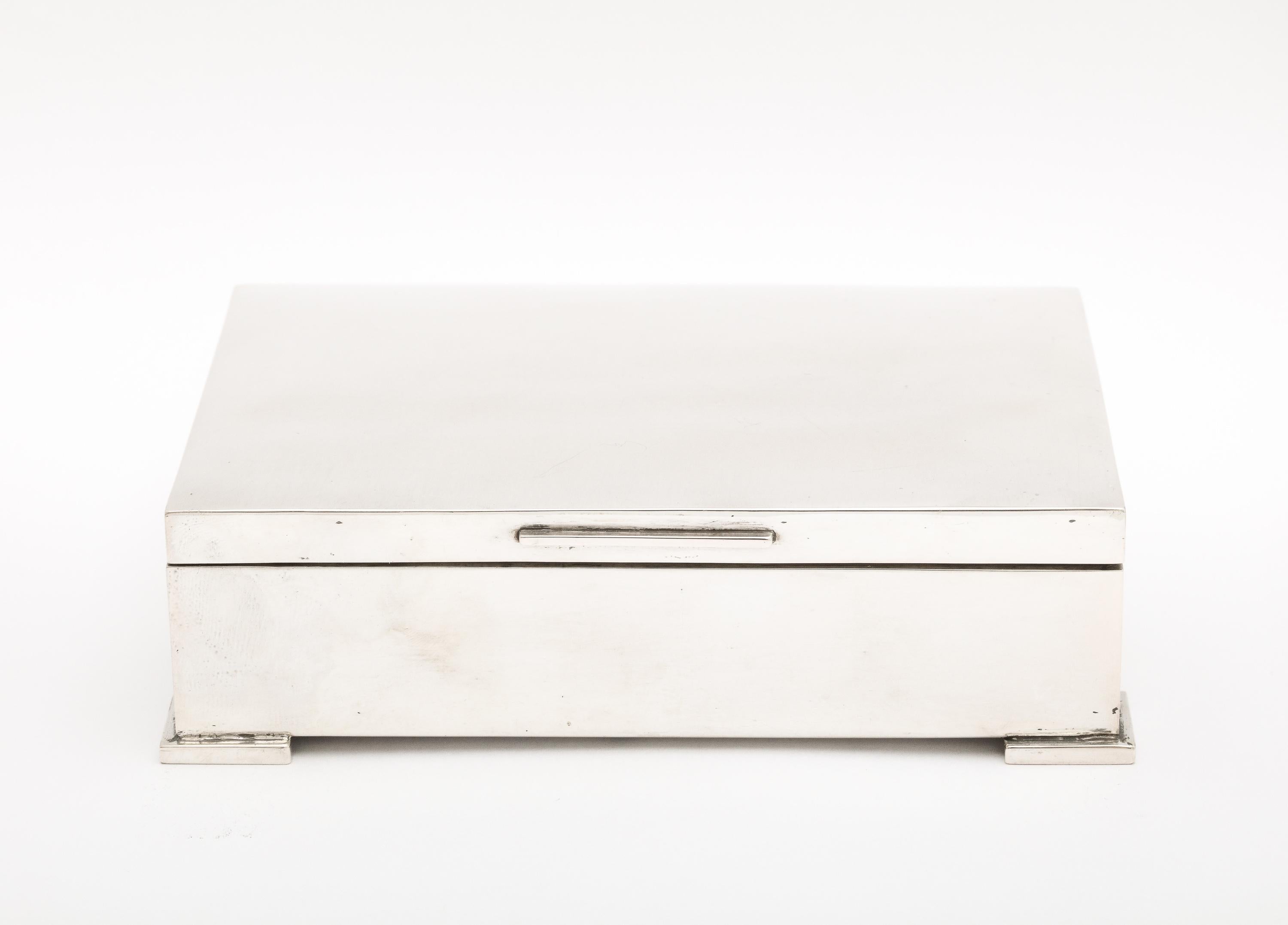 Art Deco French Continental Silver '.800' Footed Table Box In Good Condition In New York, NY