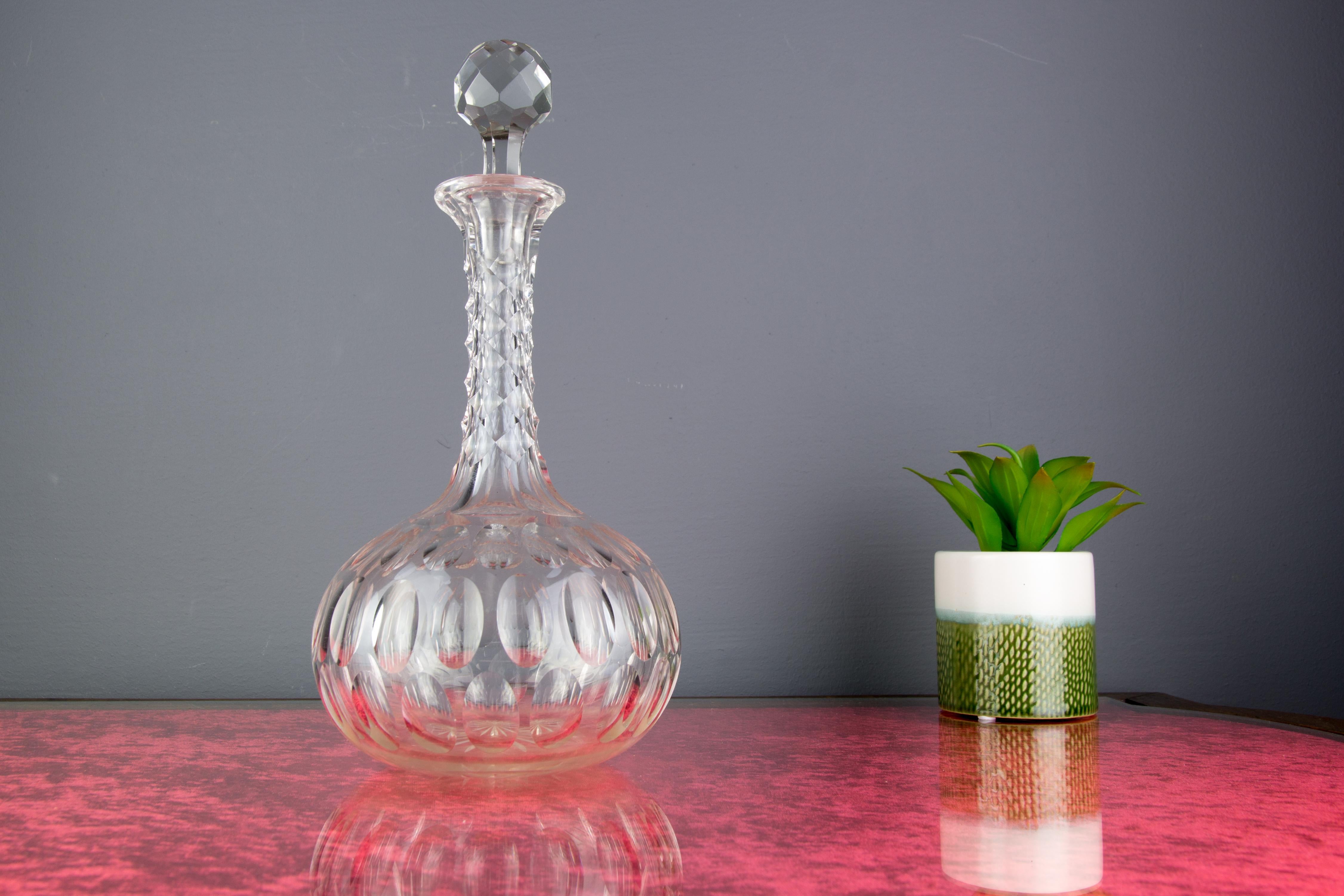 Art Deco French Crystal Carafe with Olive Cut Pattern, 1920s For Sale 11