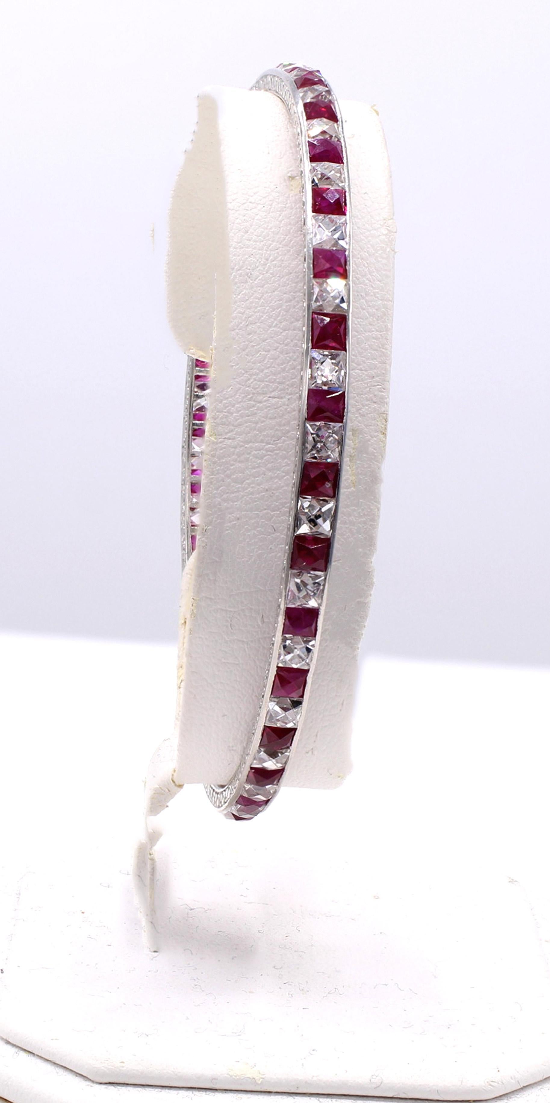 Art Deco French Cut Diamond Burma Ruby Platinum Bangle Bracelet In Excellent Condition For Sale In New York, NY