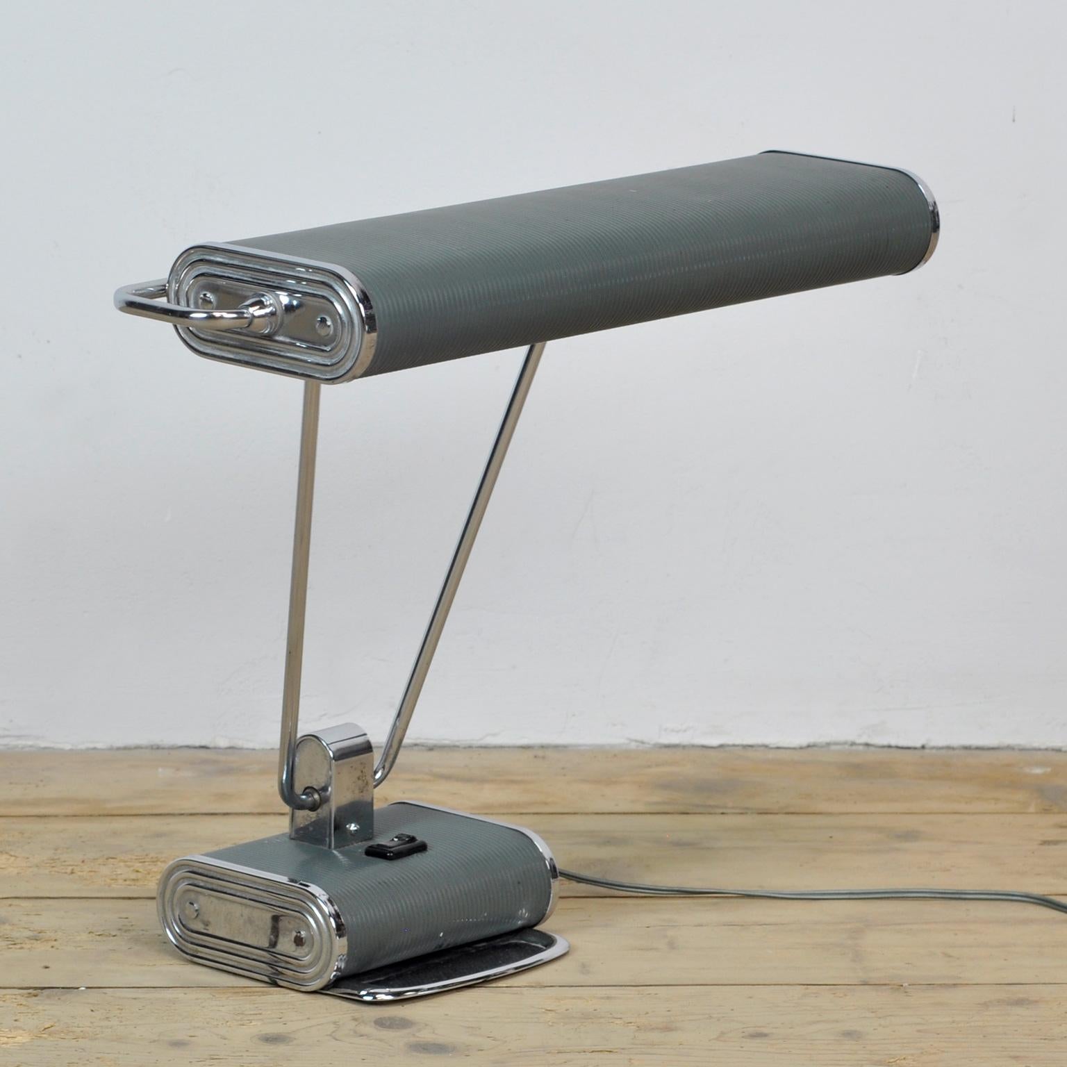 Art Déco French Desk Lamp by Eileen Gray for Jumo, 1950s In Good Condition In Amsterdam, Noord Holland
