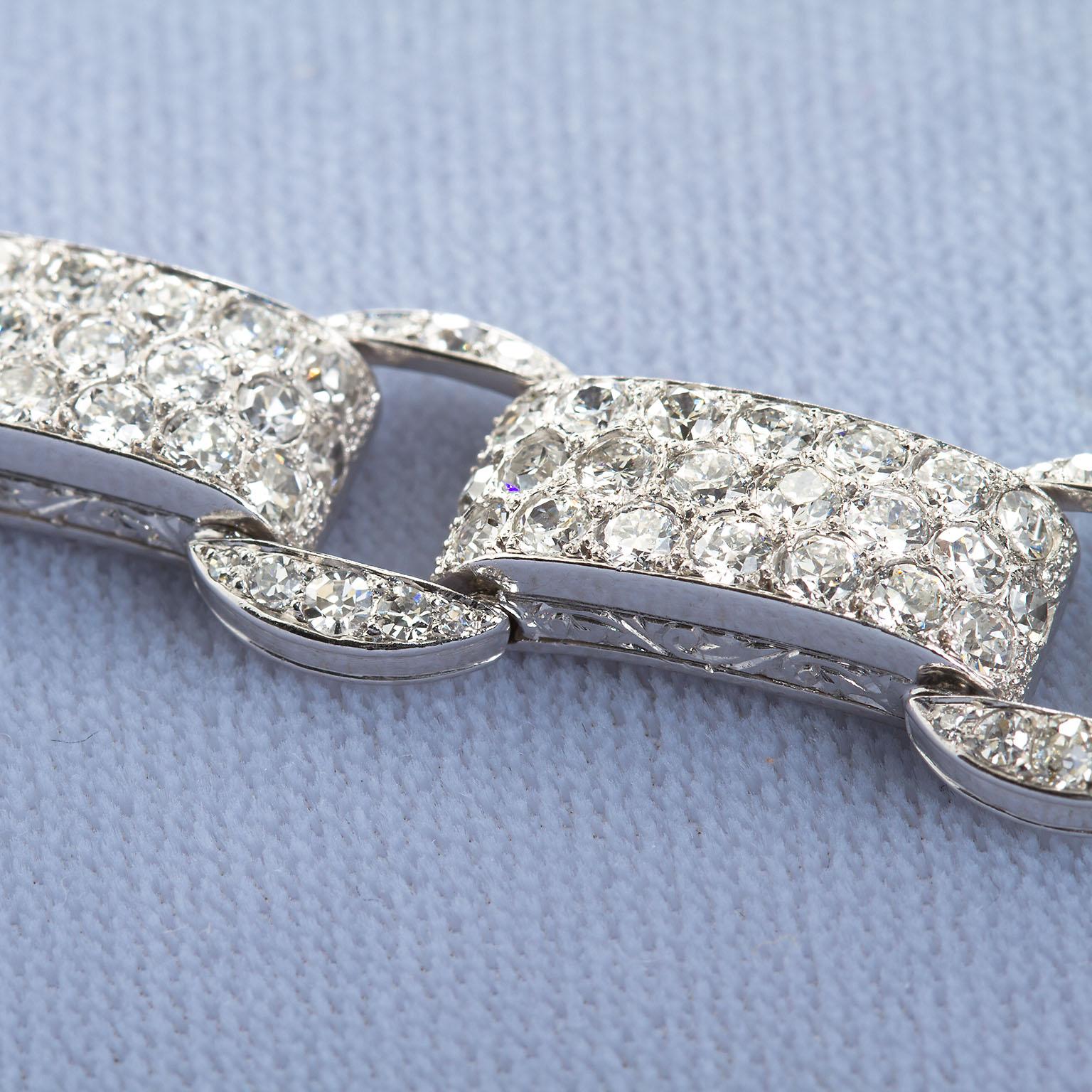 Art Deco French Diamond Link Pave Bracelet 18.50 Carat set in Platinum For Sale 2