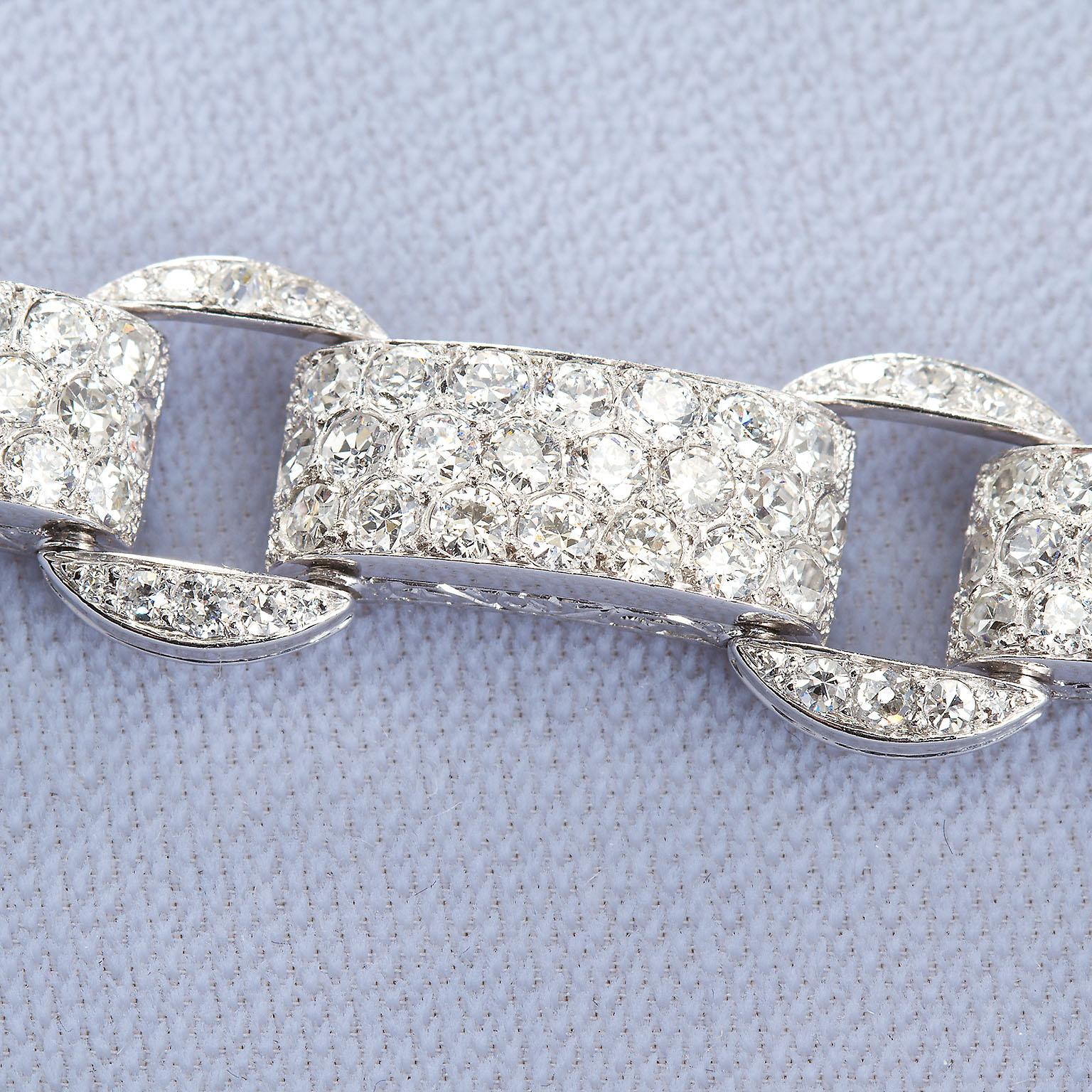 Art Deco French Diamond Link Pave Bracelet 18.50 Carat set in Platinum For Sale 4