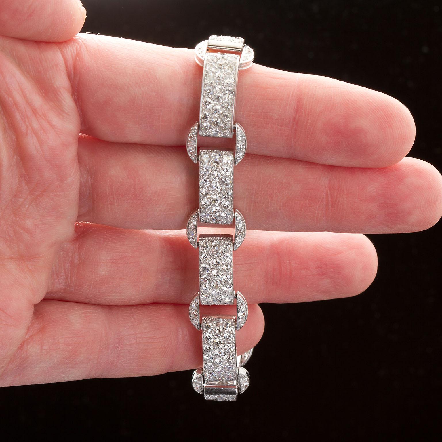 Art Deco French Diamond Link Pave Bracelet 18.50 Carat set in Platinum For Sale 7