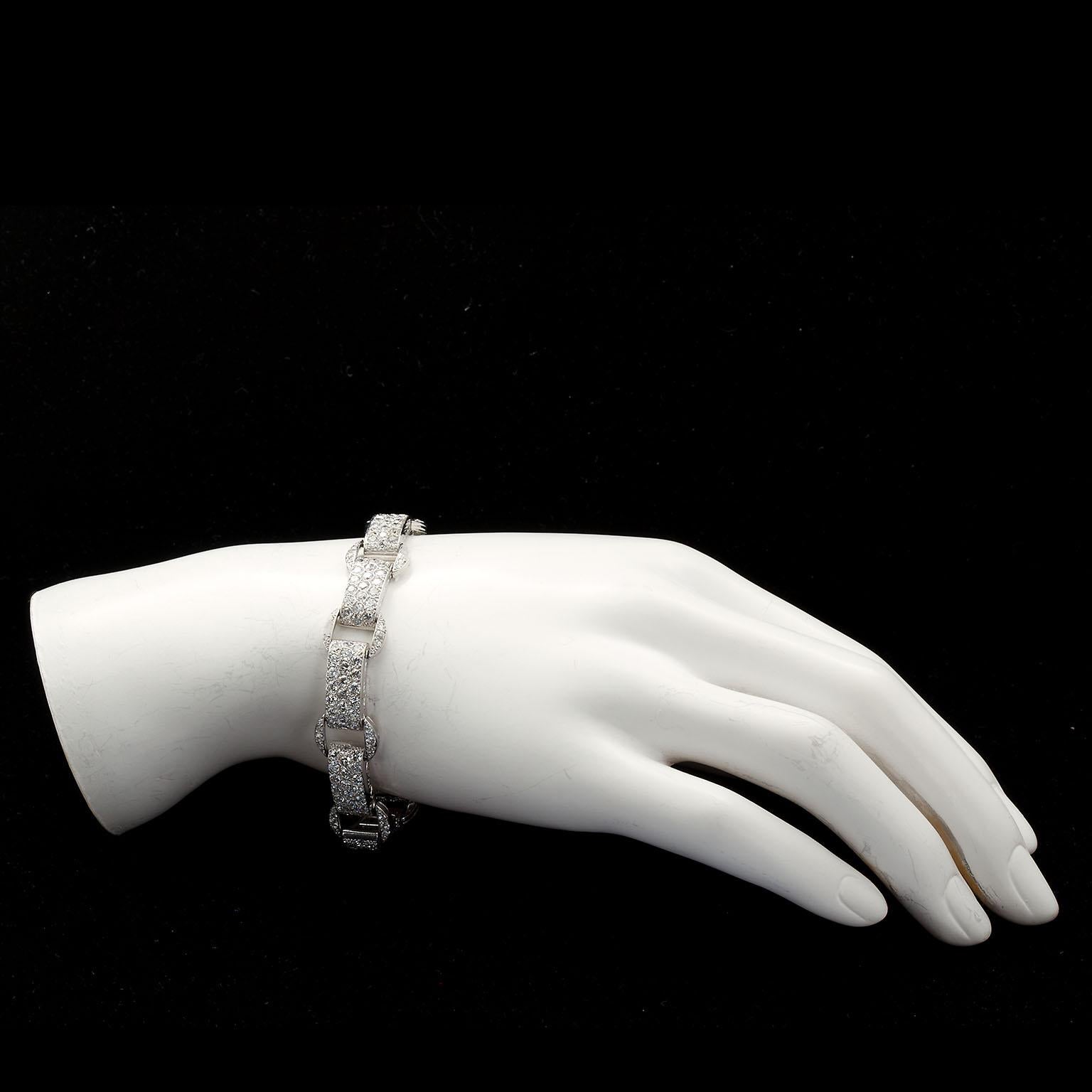 Women's Art Deco French Diamond Link Pave Bracelet 18.50 Carat set in Platinum For Sale