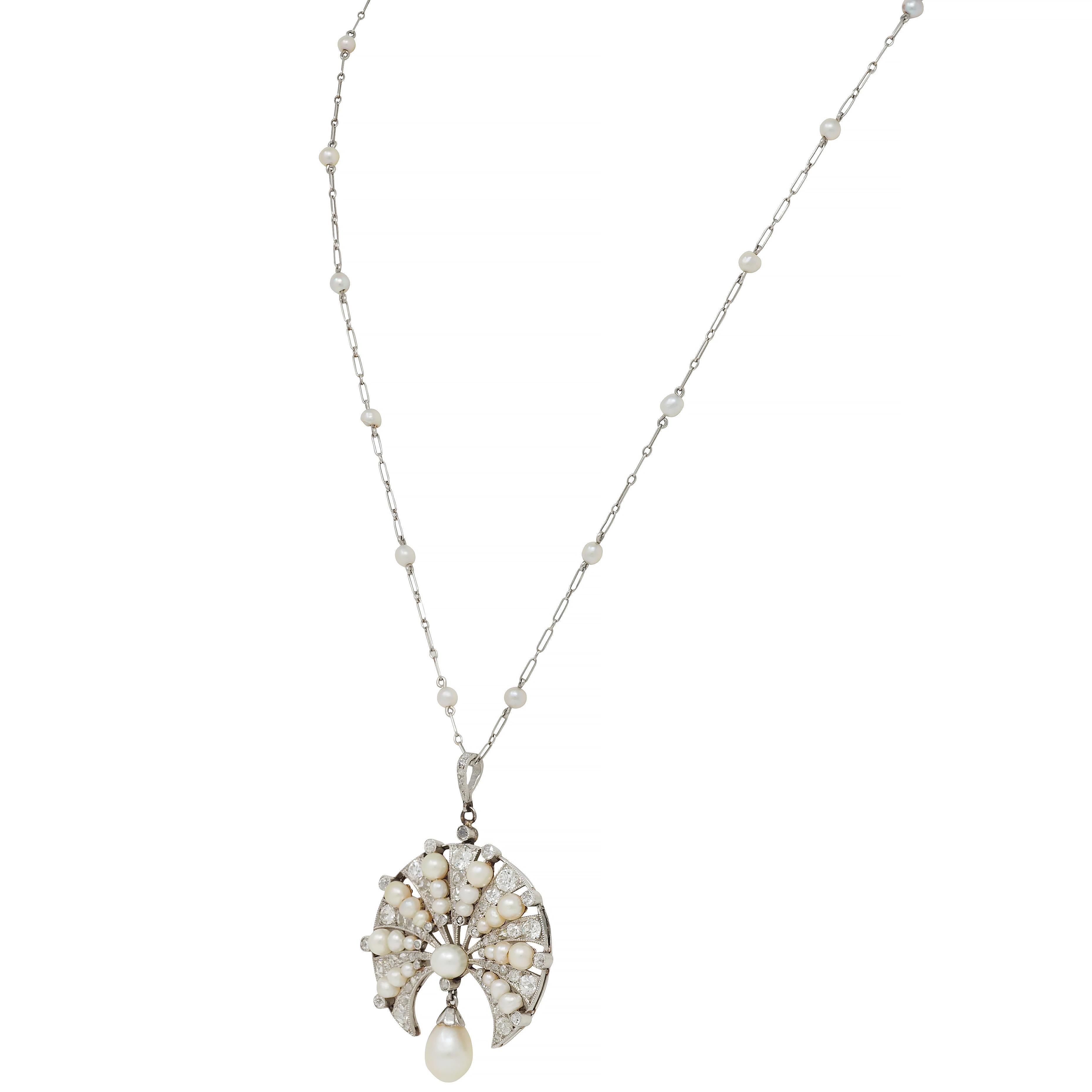Art Deco French Diamond Natural Pearl Platinum Antique Fan Pendant Necklace For Sale 2