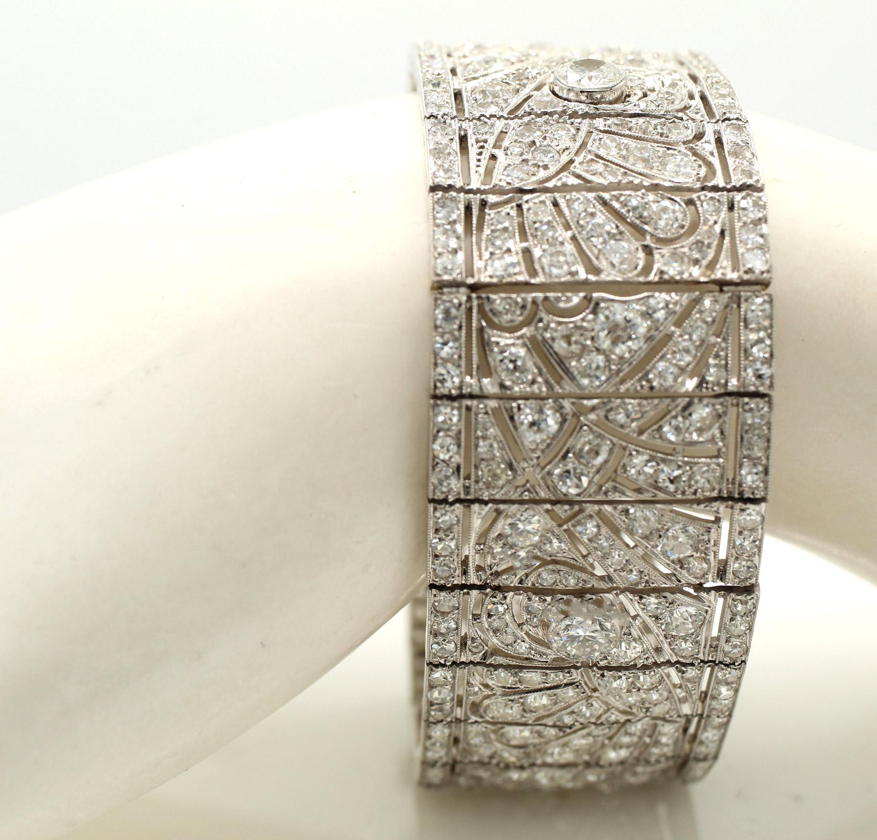 Femenino o masculino Pulsera Art Déco Francesa de Platino y Diamantes en venta