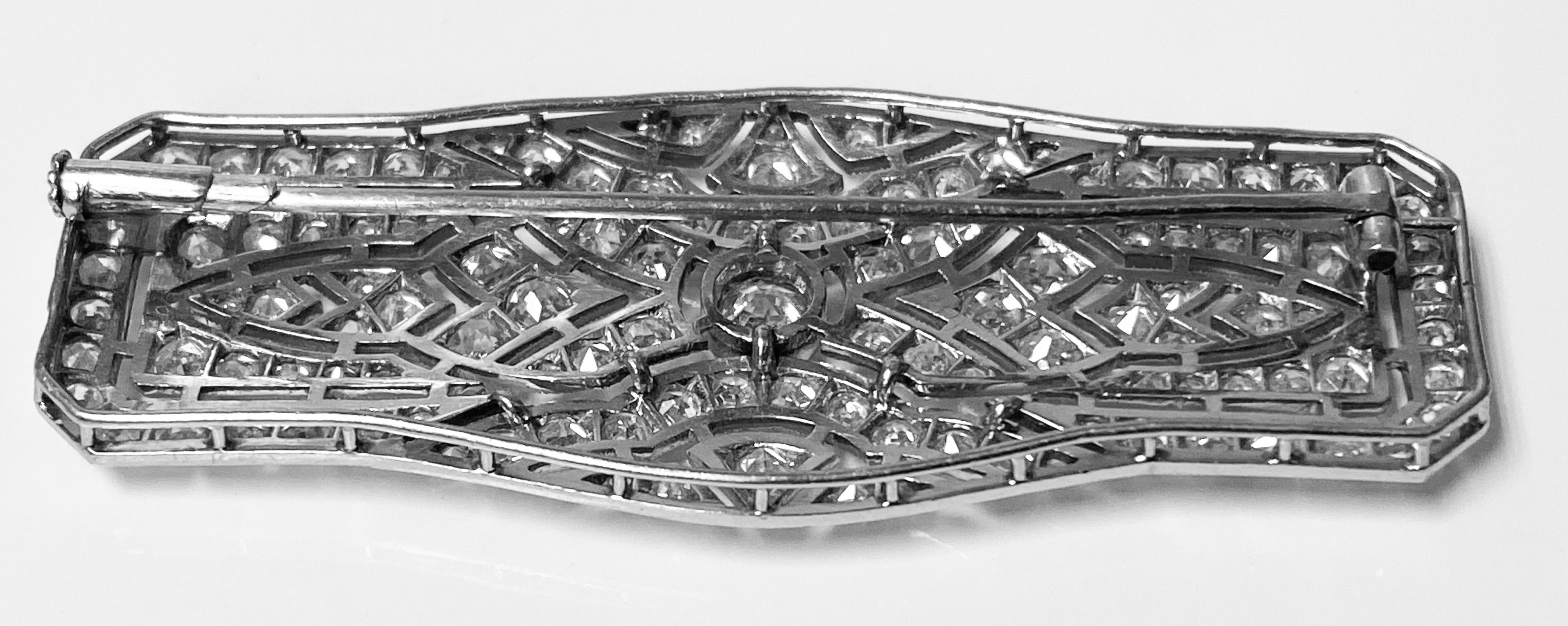 Art Deco French Diamond Platinum Brooch, C.1910 In Good Condition In Toronto, ON