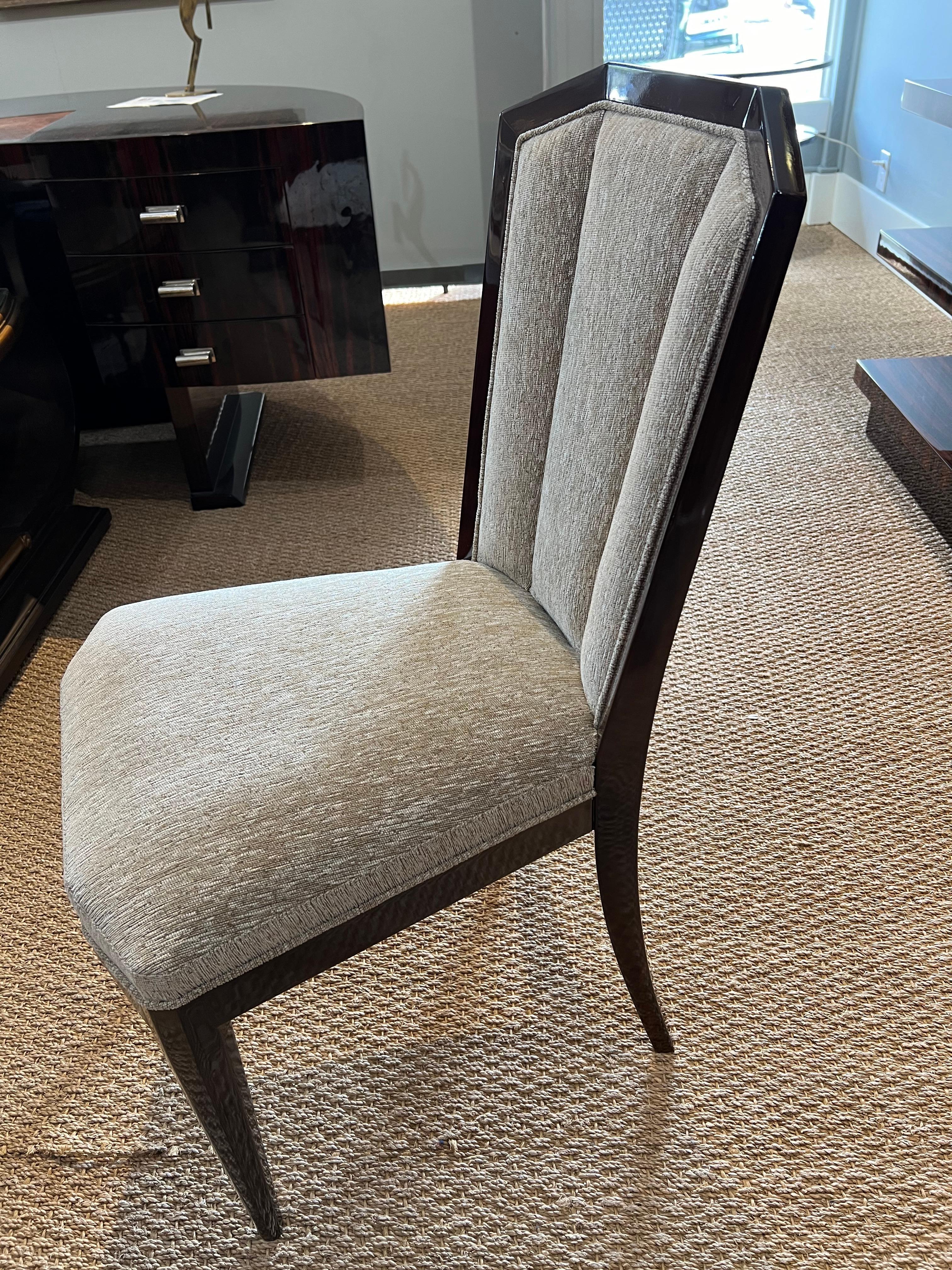 Art Deco French Dining Room Chair in Walnut In Excellent Condition For Sale In Houston, TX