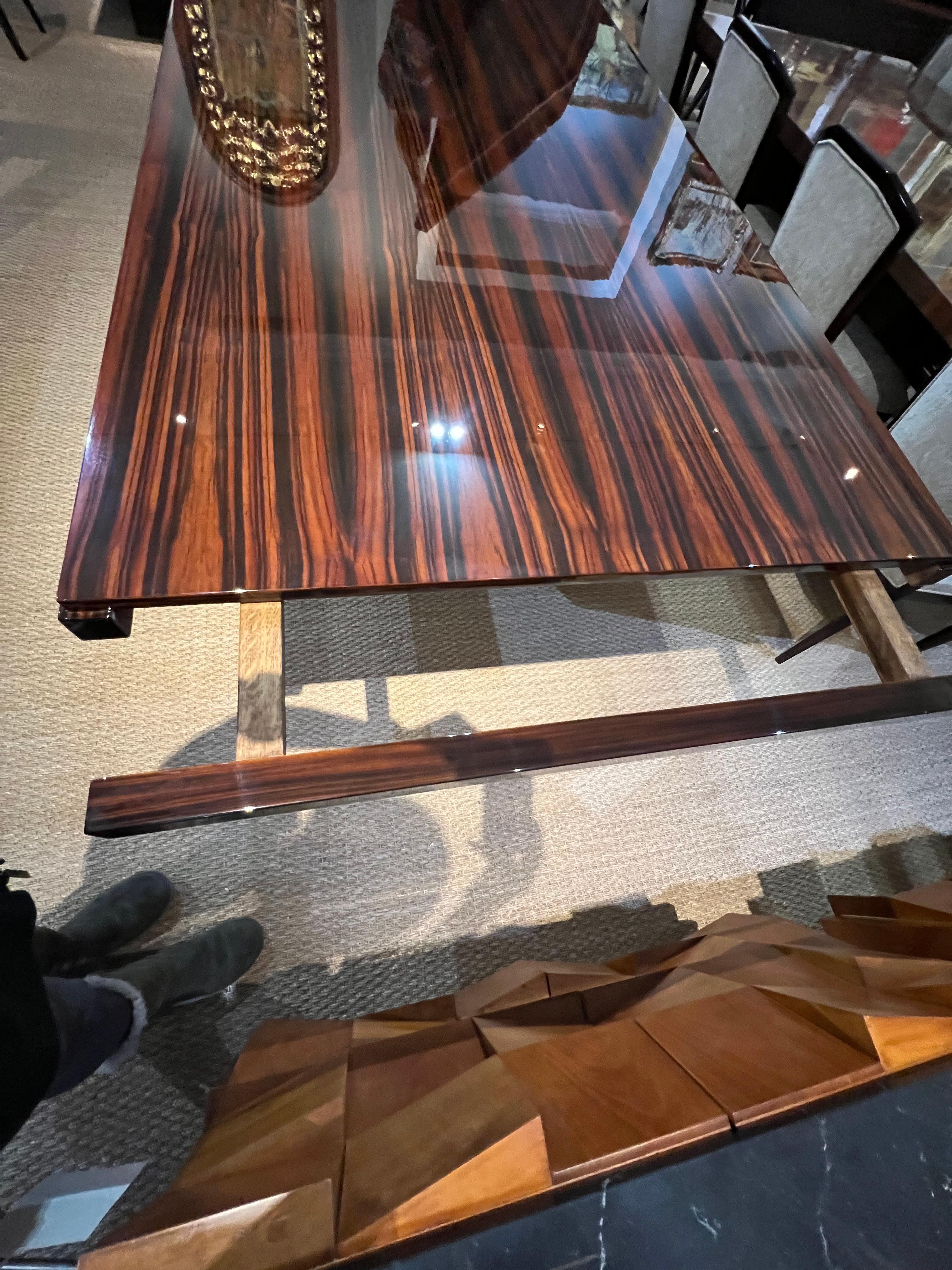 Art Deco French Dining Room Table in Macassar For Sale 1