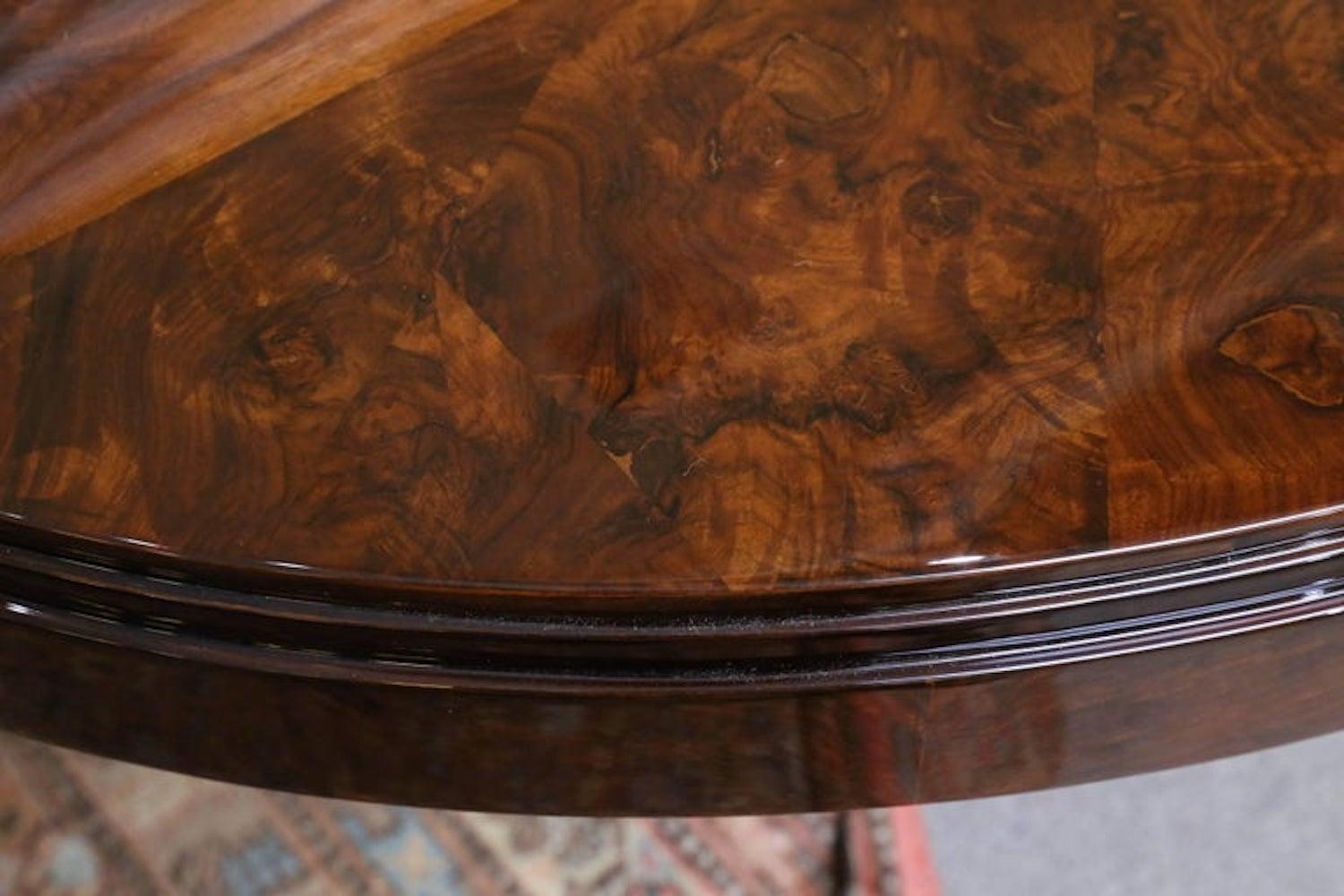 Art Deco French Dinning Table in Burl Walnut For Sale 1