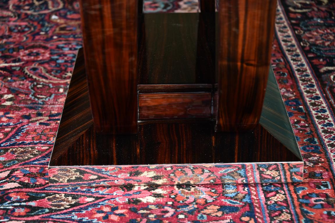 Art Deco French Dinning Table in Walnut Wood 1