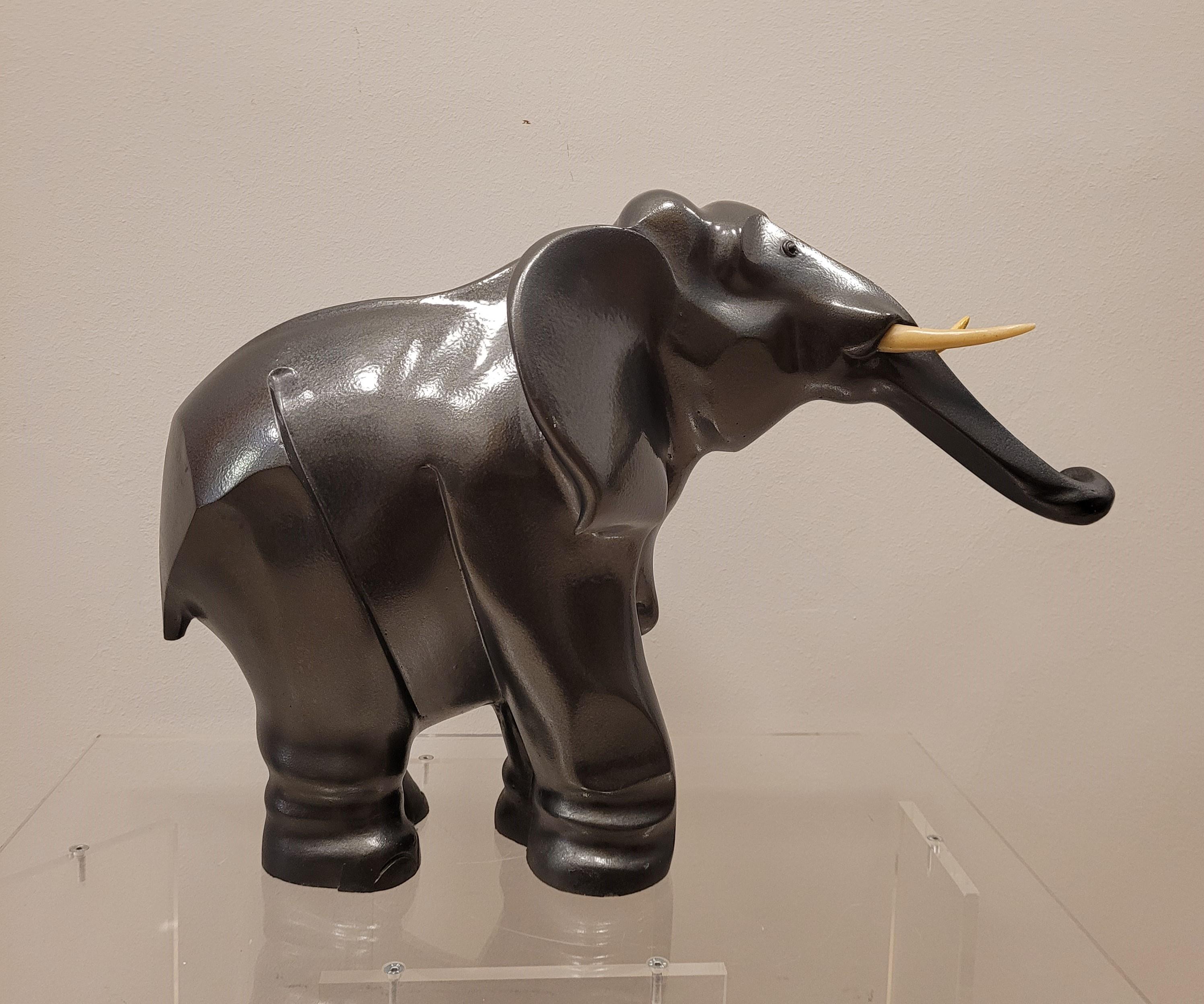 Französische Elefantenskulptur im Art déco-Stil, Babbitt- Material im Angebot 7