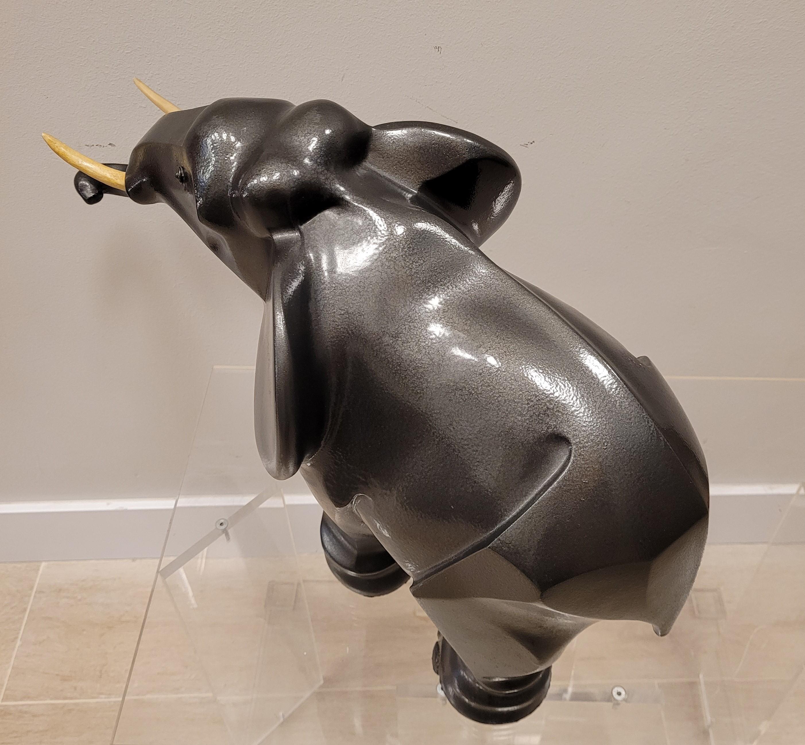 Sculpture d'éléphant français Art déco , matériau Babbitt en vente 2