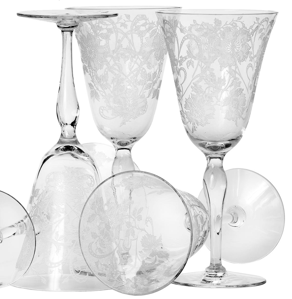 20th Century Art Deco French Etched Crystal Wine Glasses Set/8  For Sale