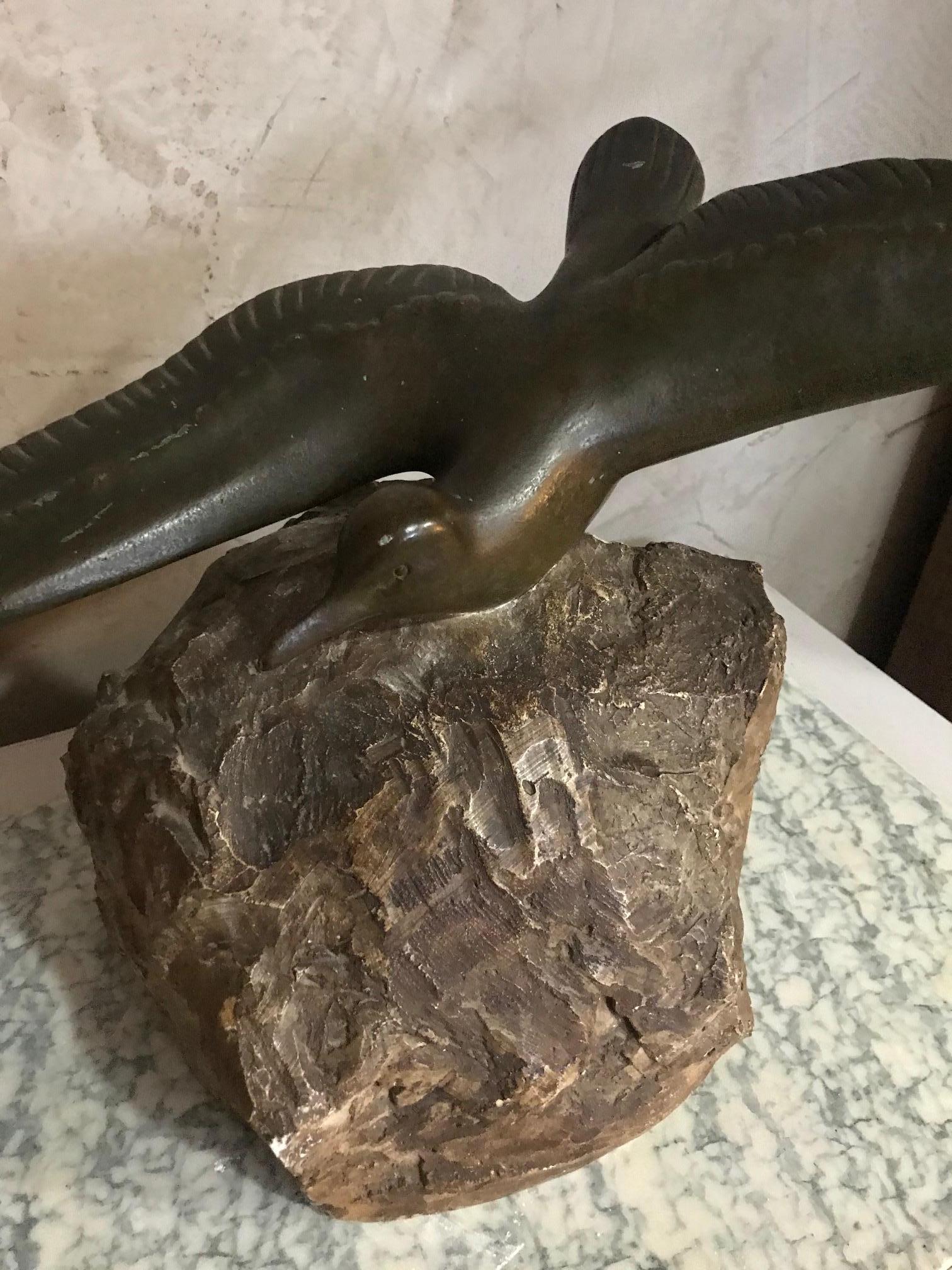 Art Deco French Georges H Laurent Seagull Bronze Sculpture, 1930s In Good Condition In LEGNY, FR