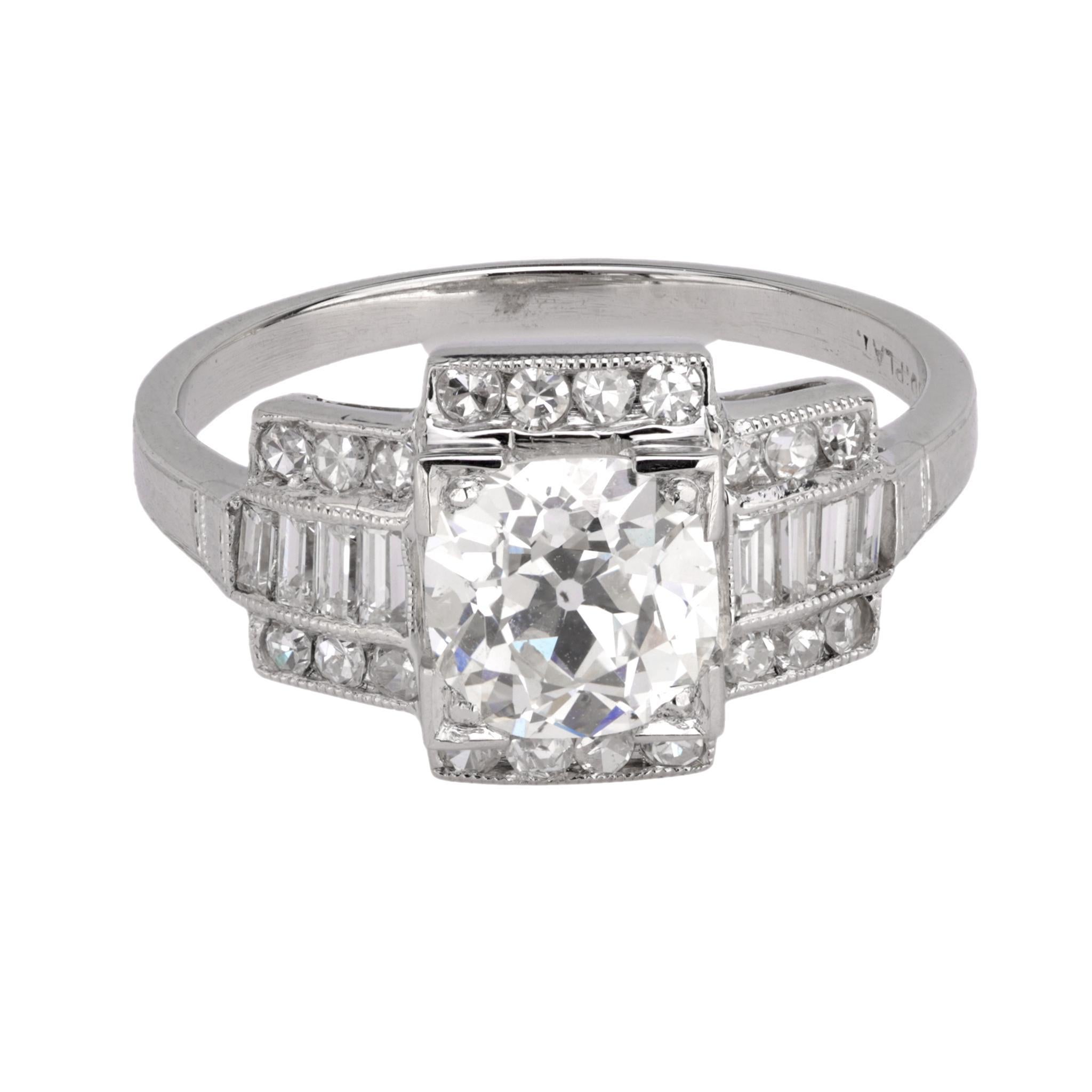 Taille vieille mine Bague Art déco française en platine avec diamant de 1,33 carat certifié GIA en vente
