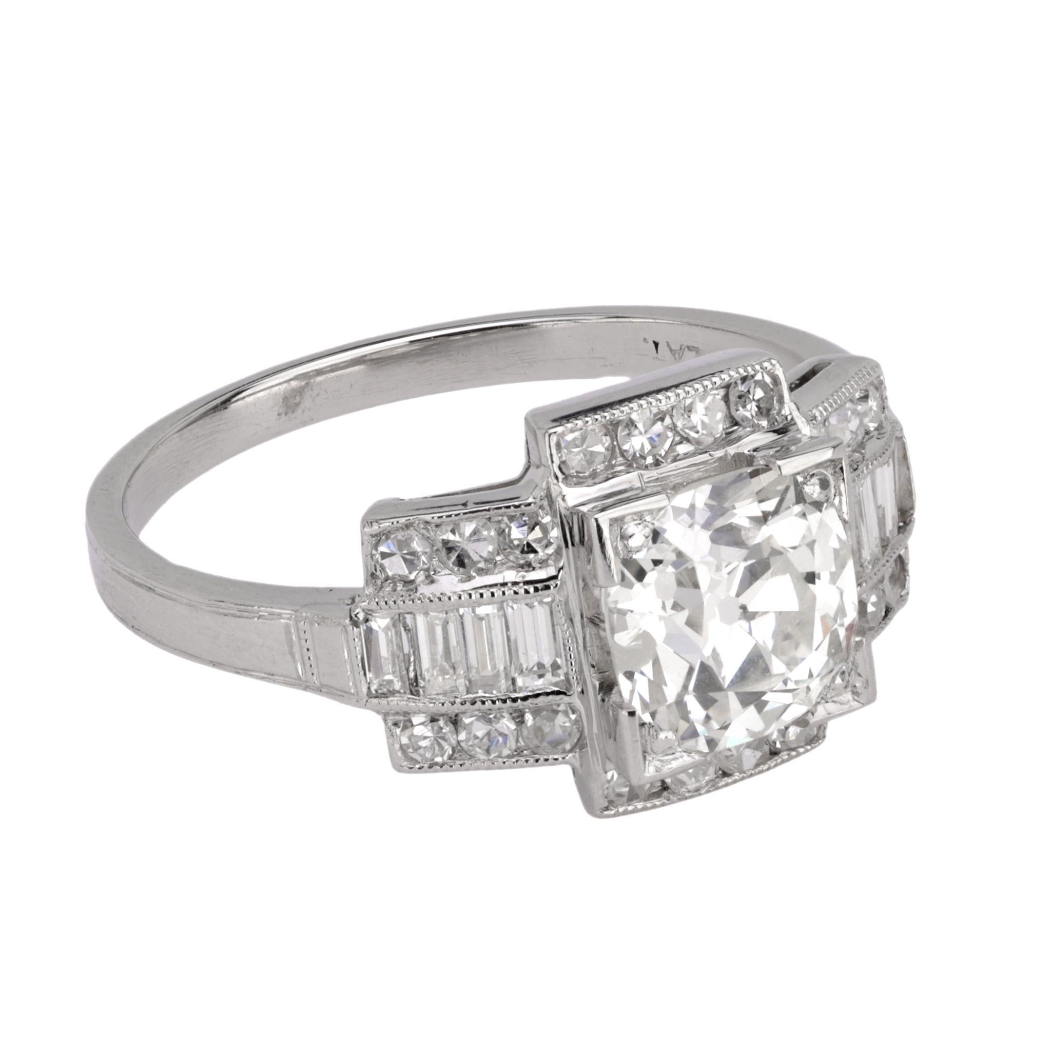 Bague Art déco française en platine avec diamant de 1,33 carat certifié GIA Unisexe en vente