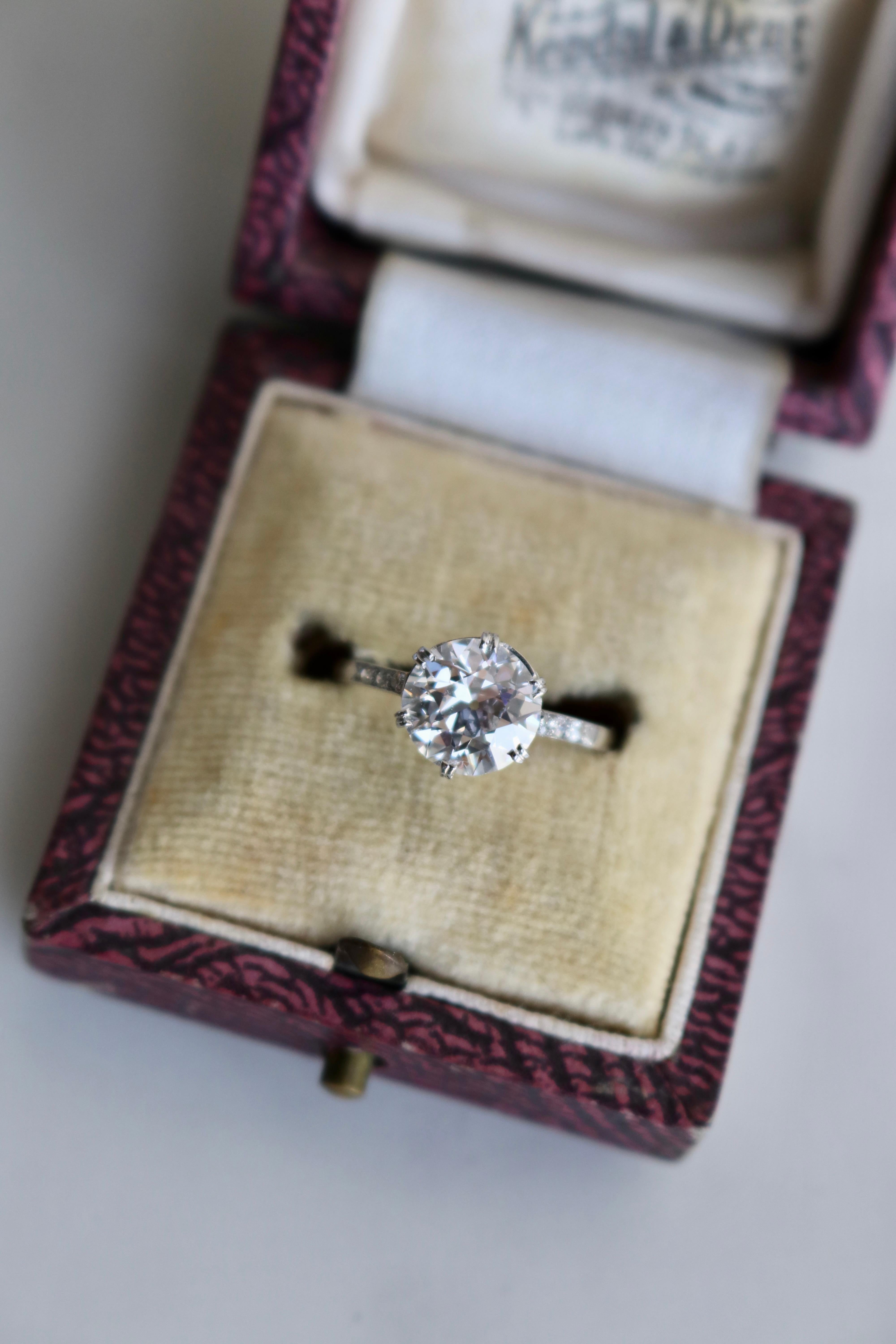Art Deco French GIA 1.54 Carat Old European Cut Diamond Platinum Ring For Sale 2